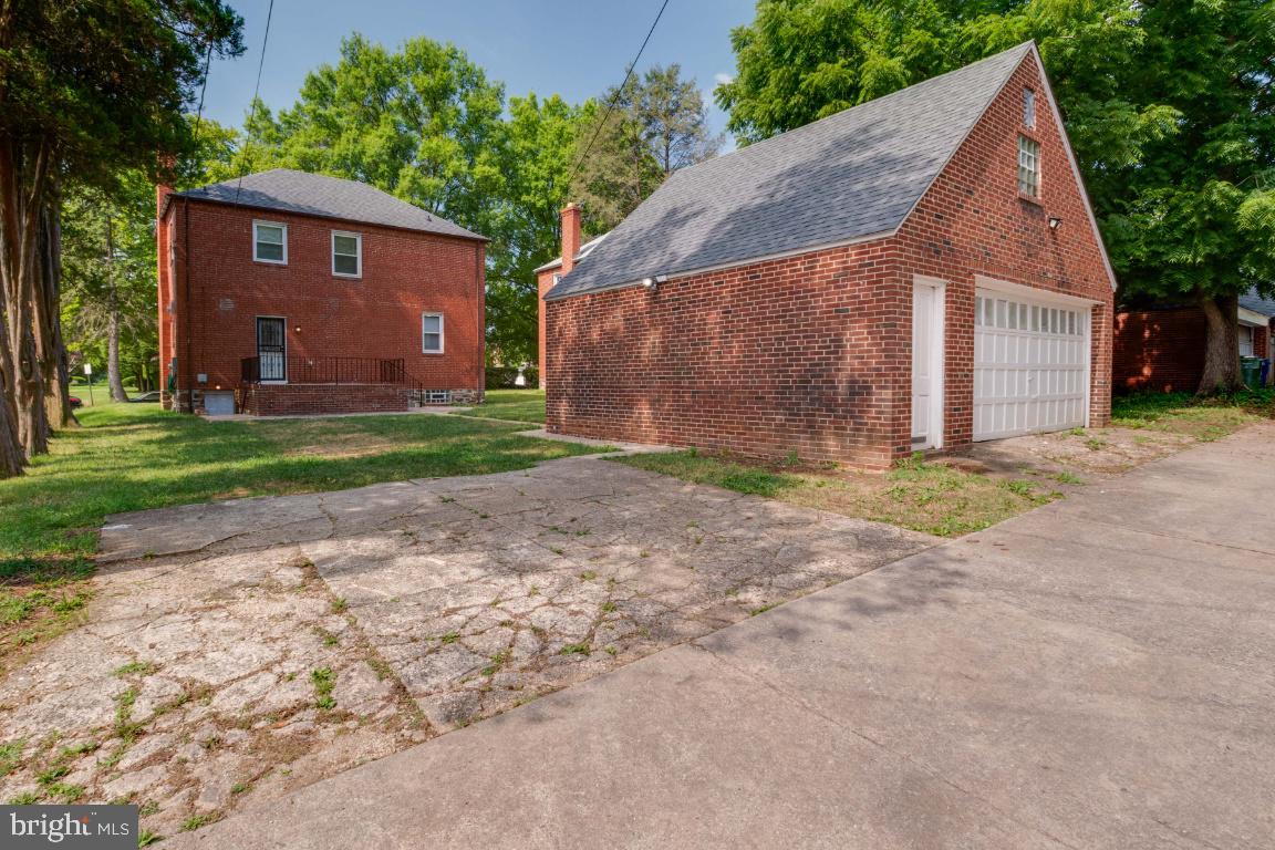 ASHBURTON HISTORIC DISTRICT - Residential