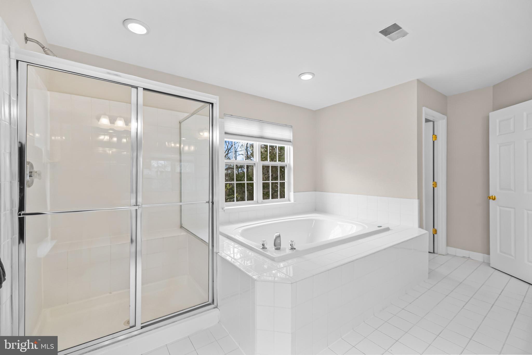 CLIFF EDGE - Residential