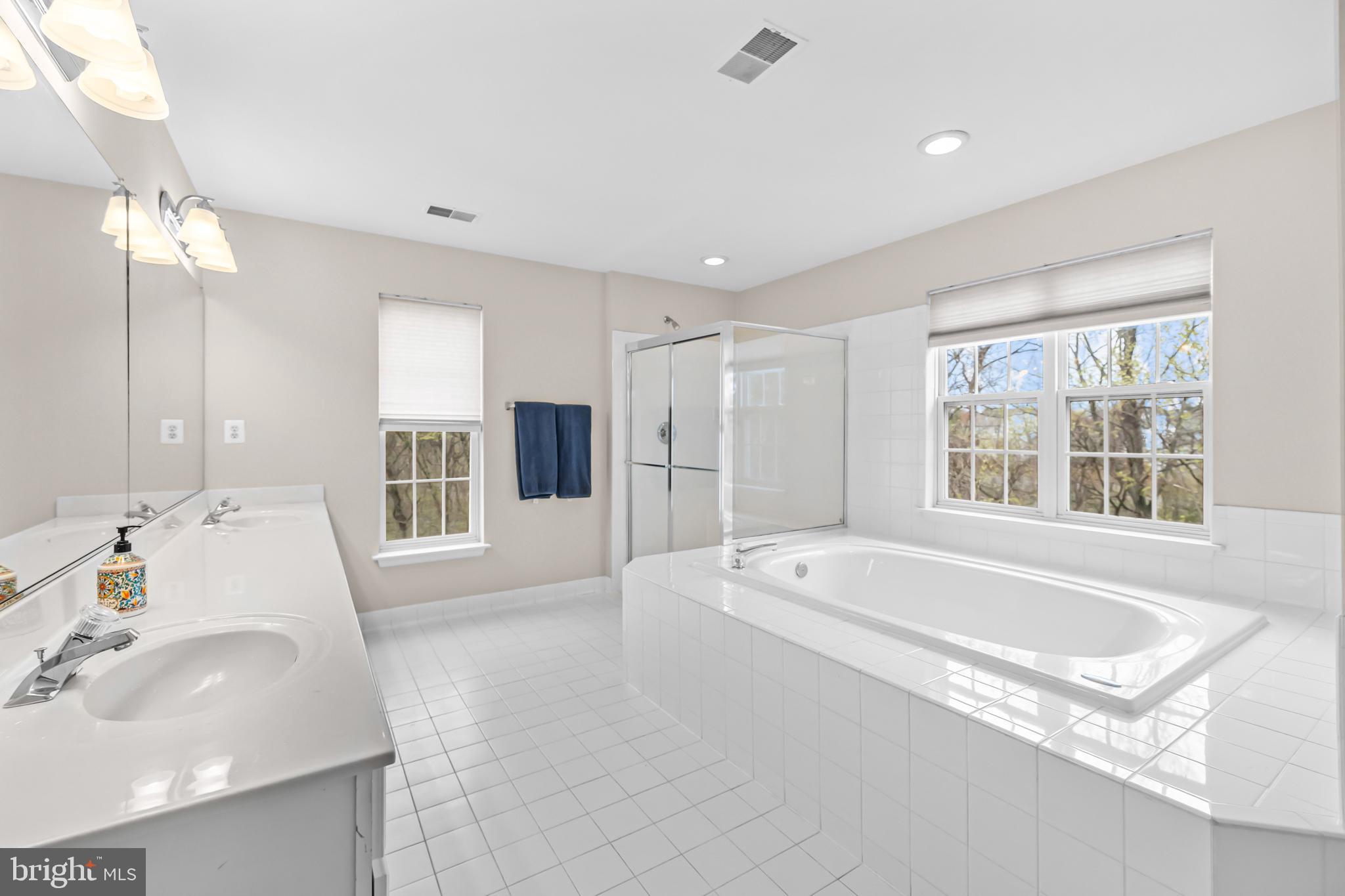 CLIFF EDGE - Residential