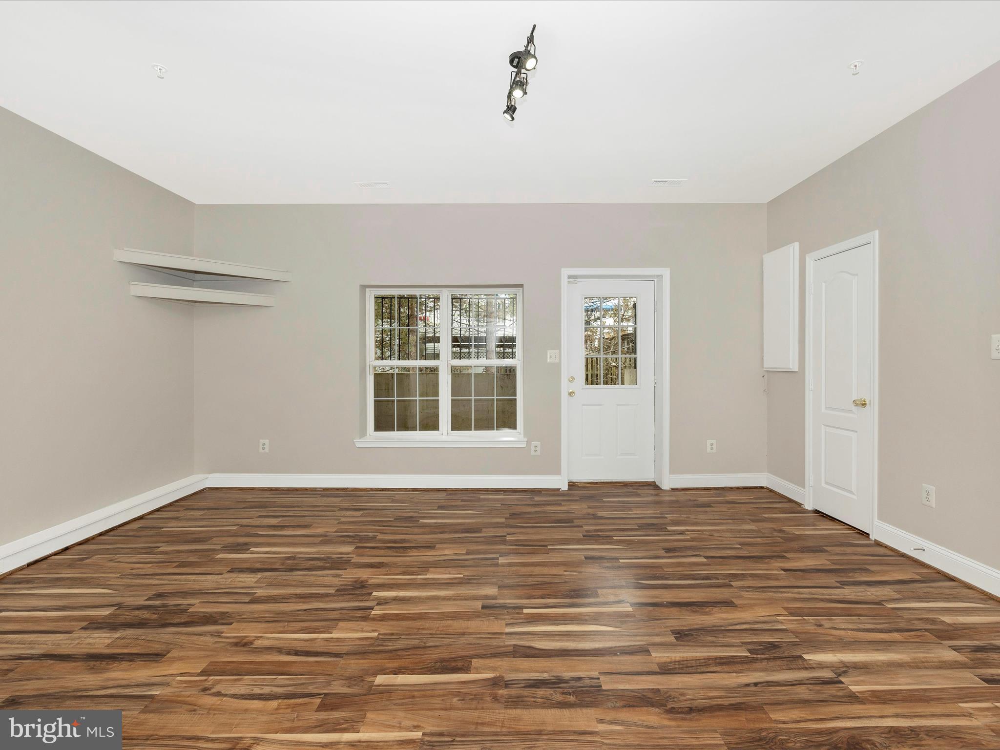 MAGRUDERS OVERLOOK - Residential