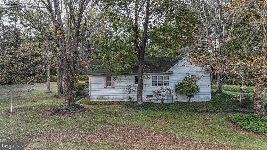 Photo of 857 Barnesville Drive, BARNESVILLE, PA 18214 (MLS # PASK2023804)