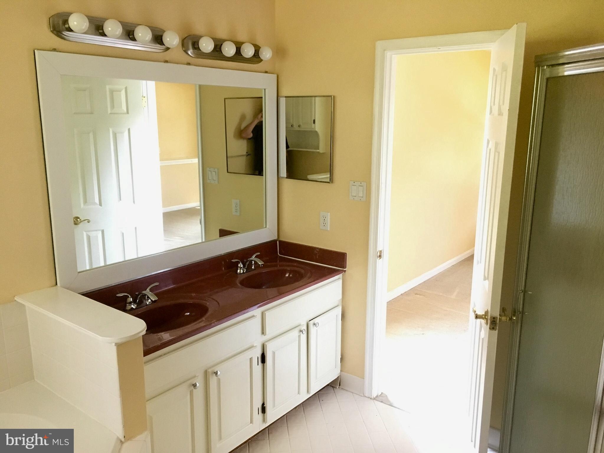 WHITE OAK VILLAGE SUB - Residential