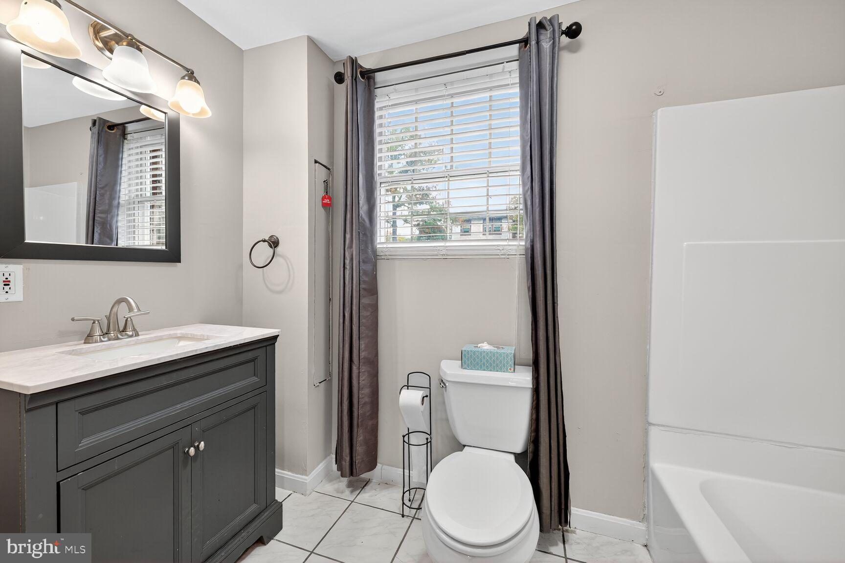 D EVEREUX WEST - Residential