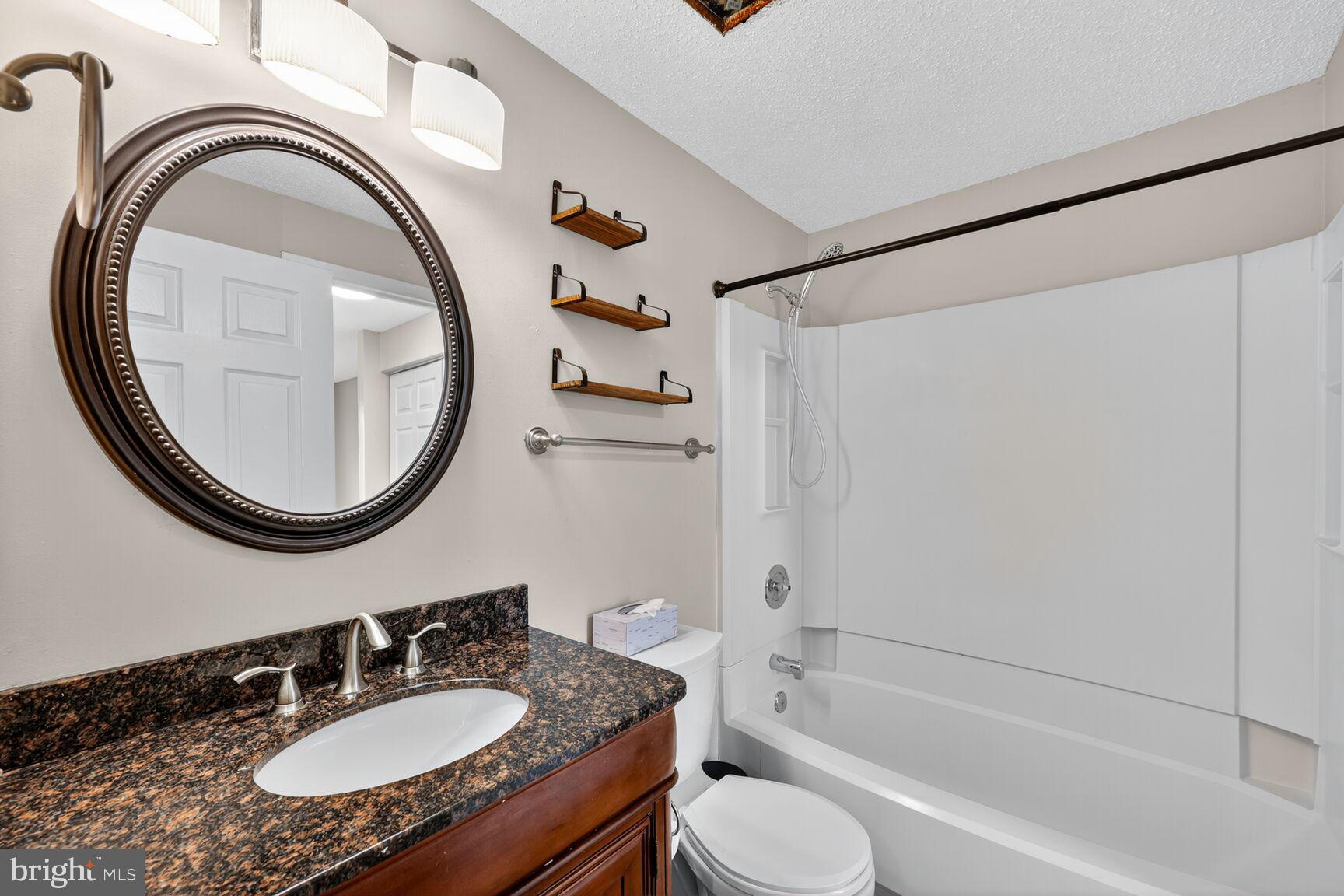 D EVEREUX WEST - Residential