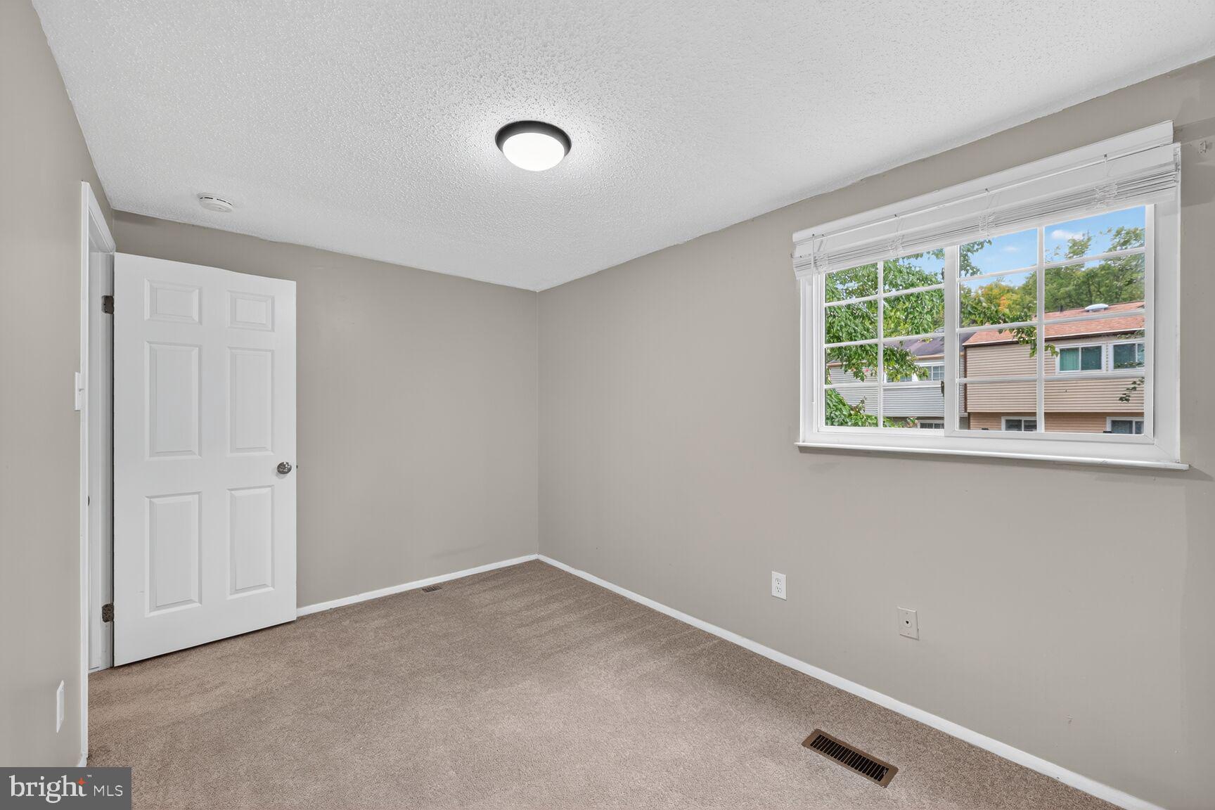 D EVEREUX WEST - Residential