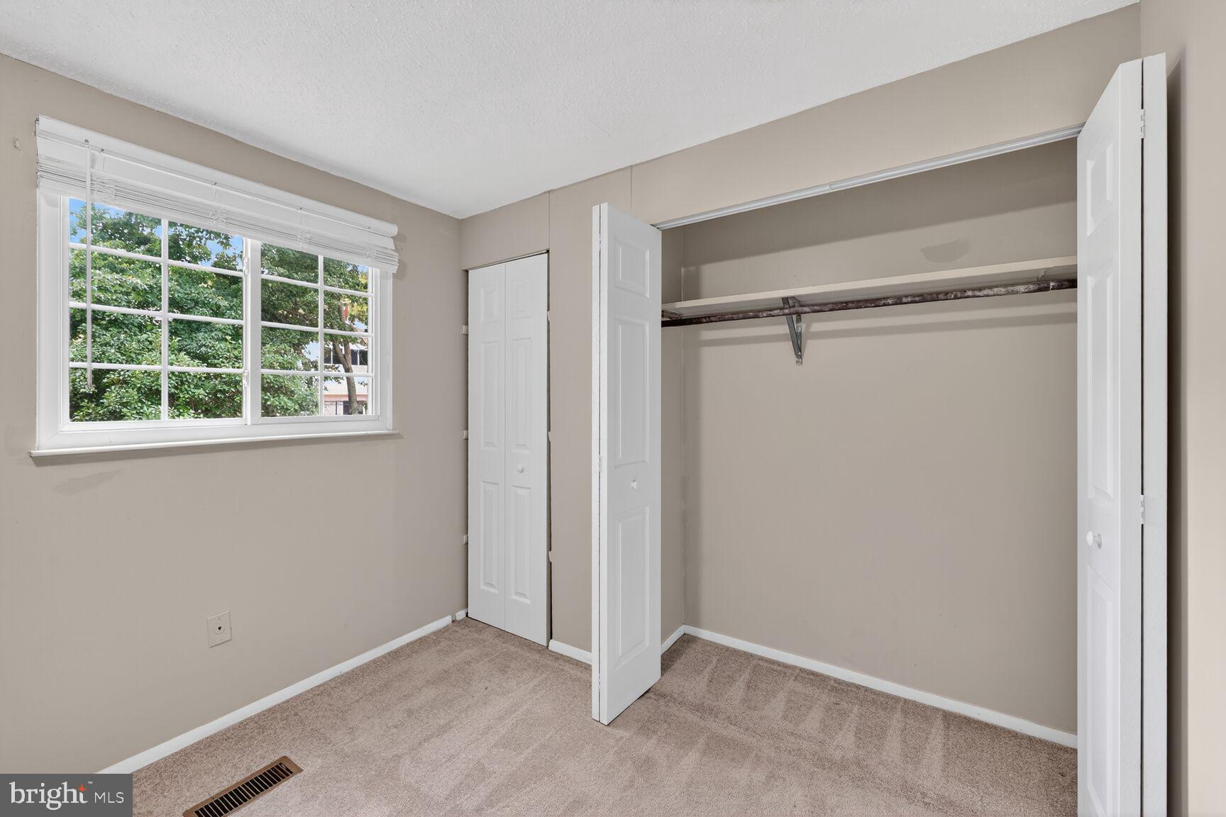 D EVEREUX WEST - Residential