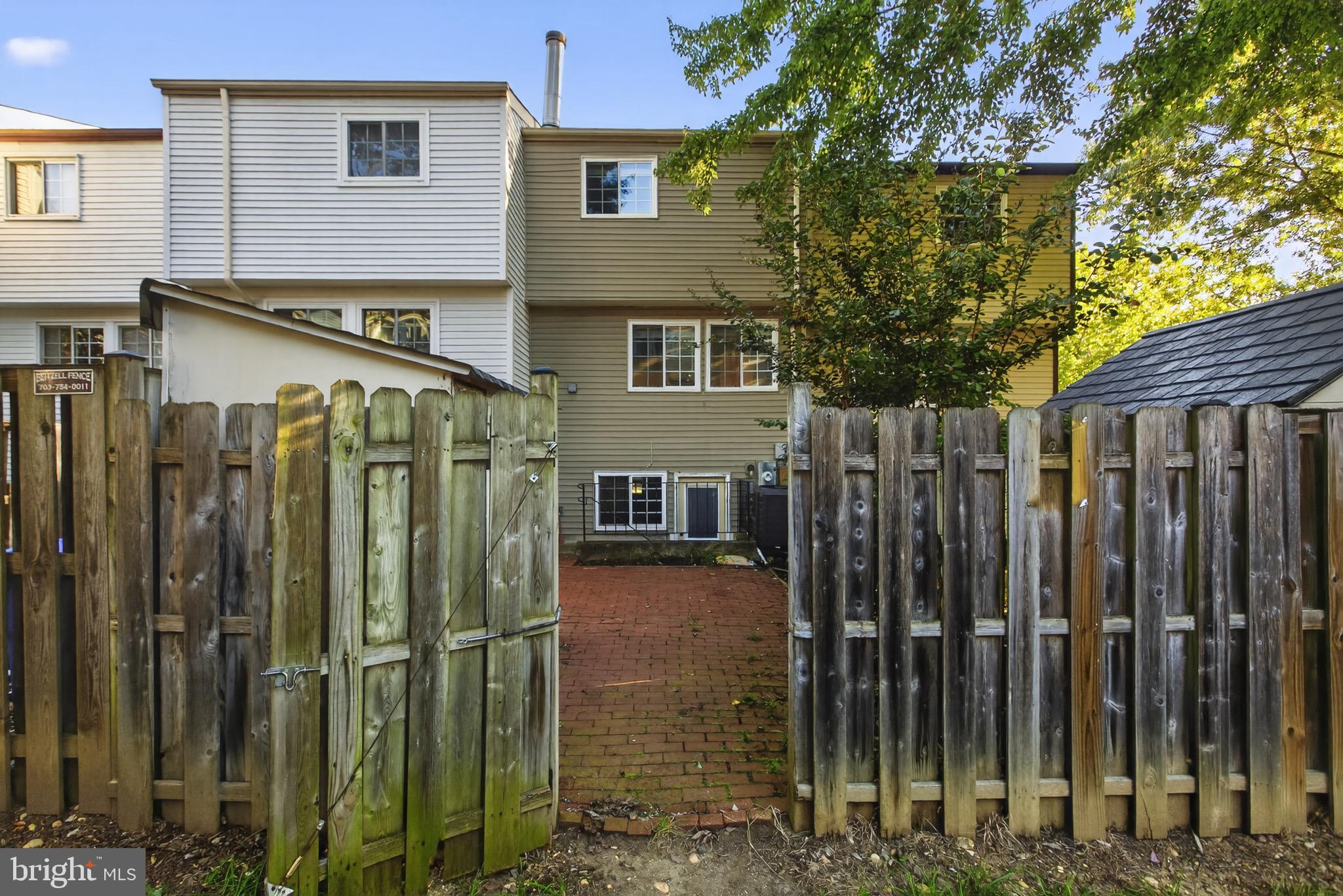 D EVEREUX WEST - Residential