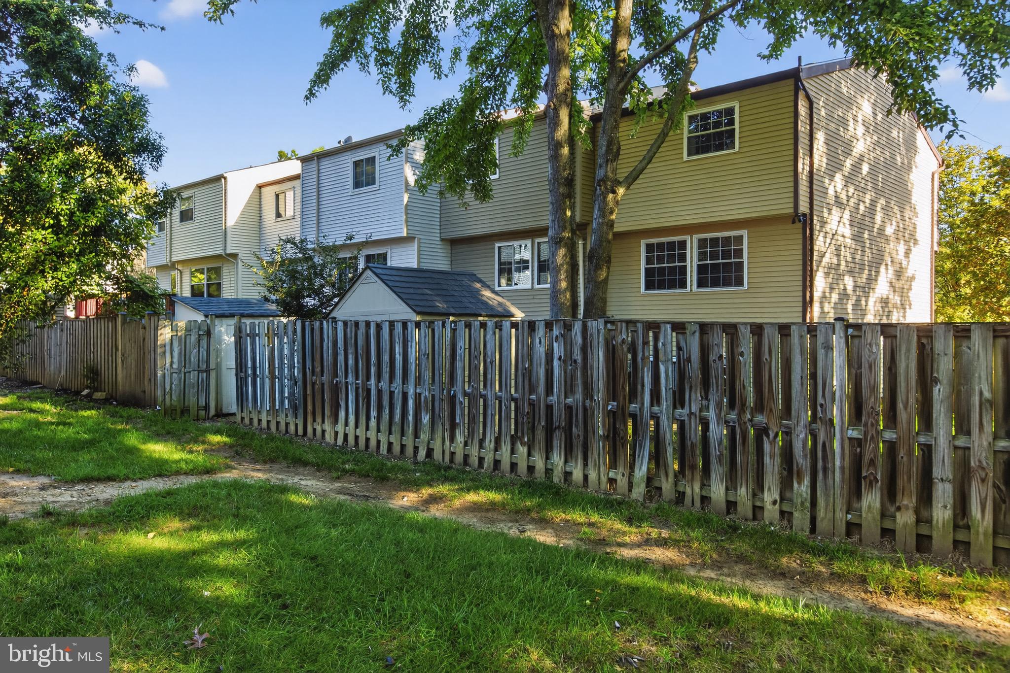 D EVEREUX WEST - Residential