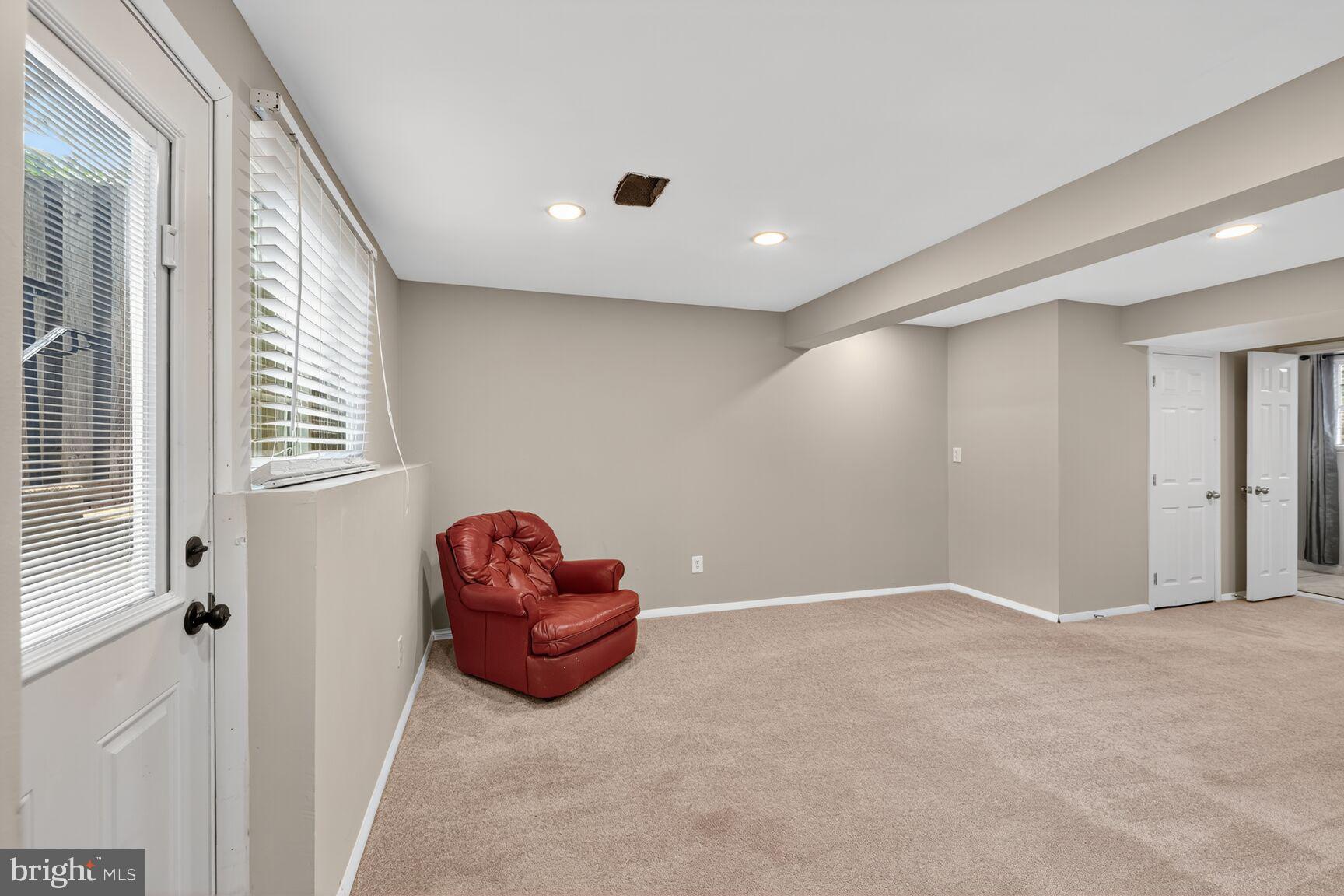 D EVEREUX WEST - Residential