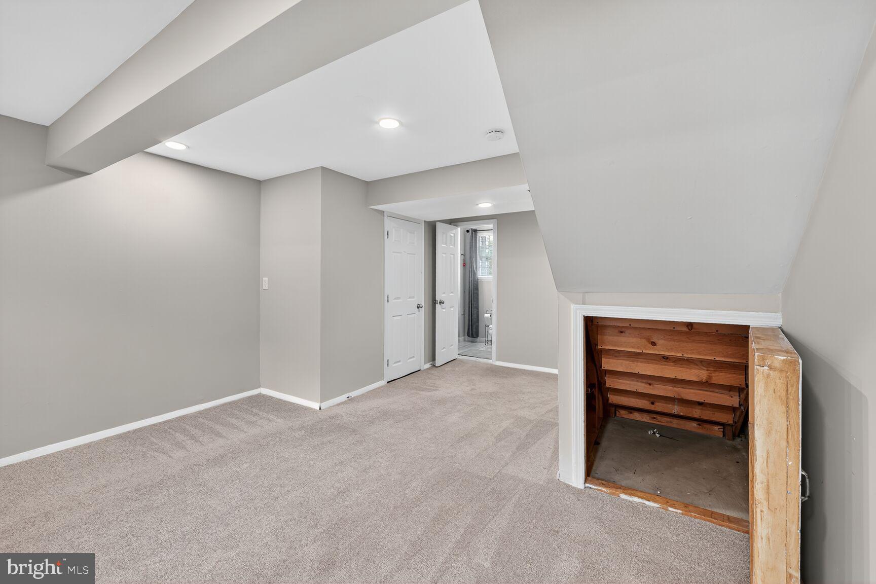 D EVEREUX WEST - Residential