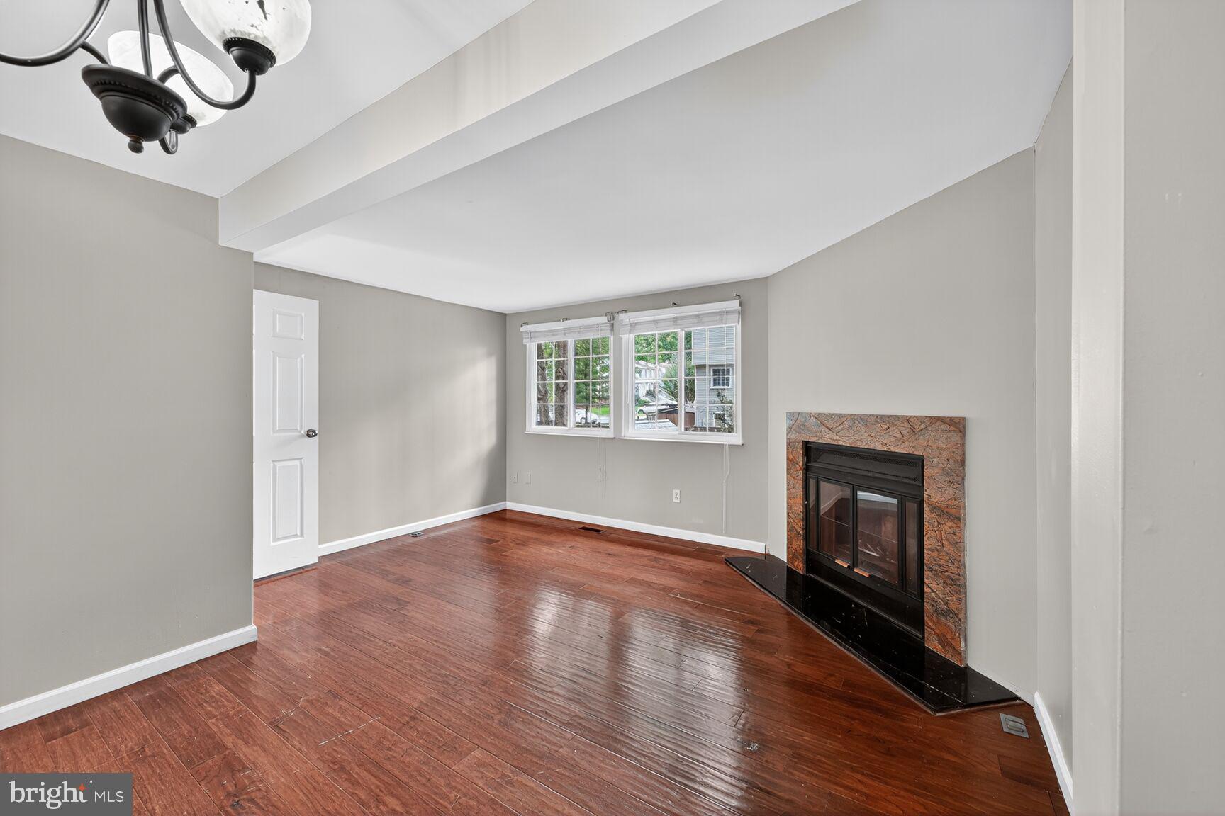 D EVEREUX WEST - Residential