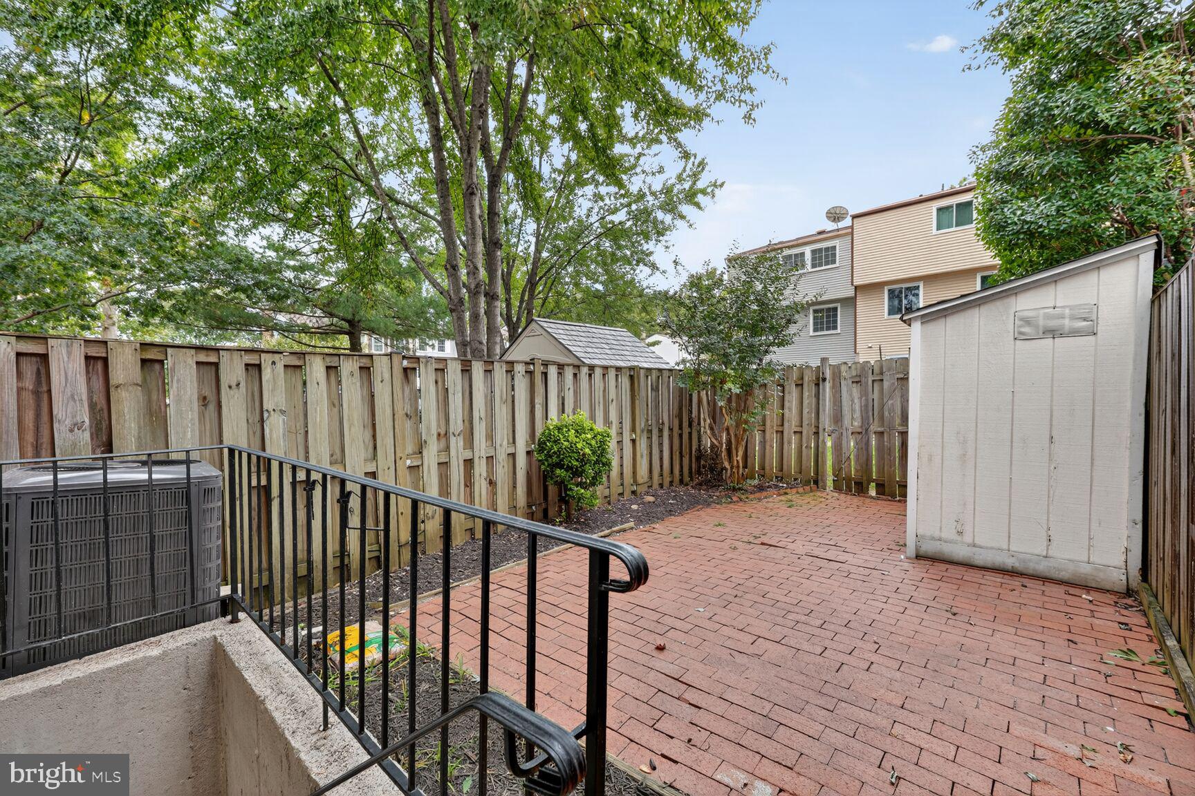 D EVEREUX WEST - Residential