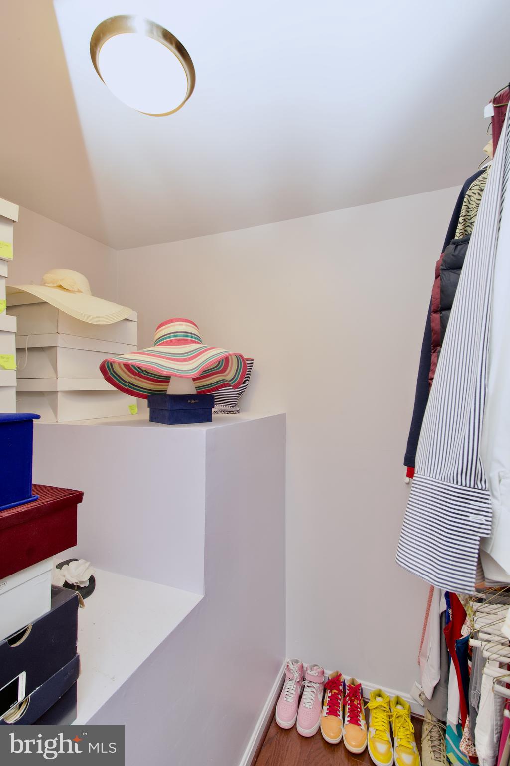 WOODVIEW VILLAGE WEST - Residential