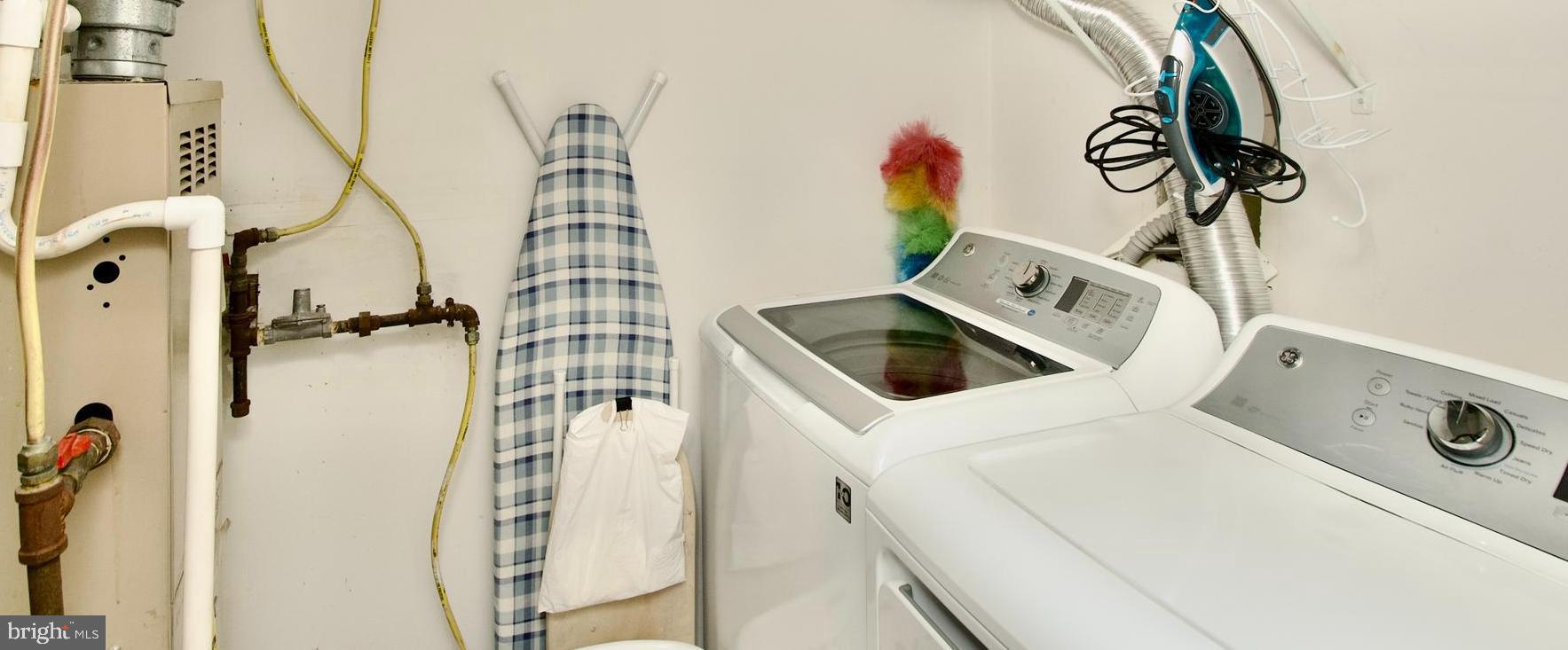 WOODVIEW VILLAGE WEST - Residential