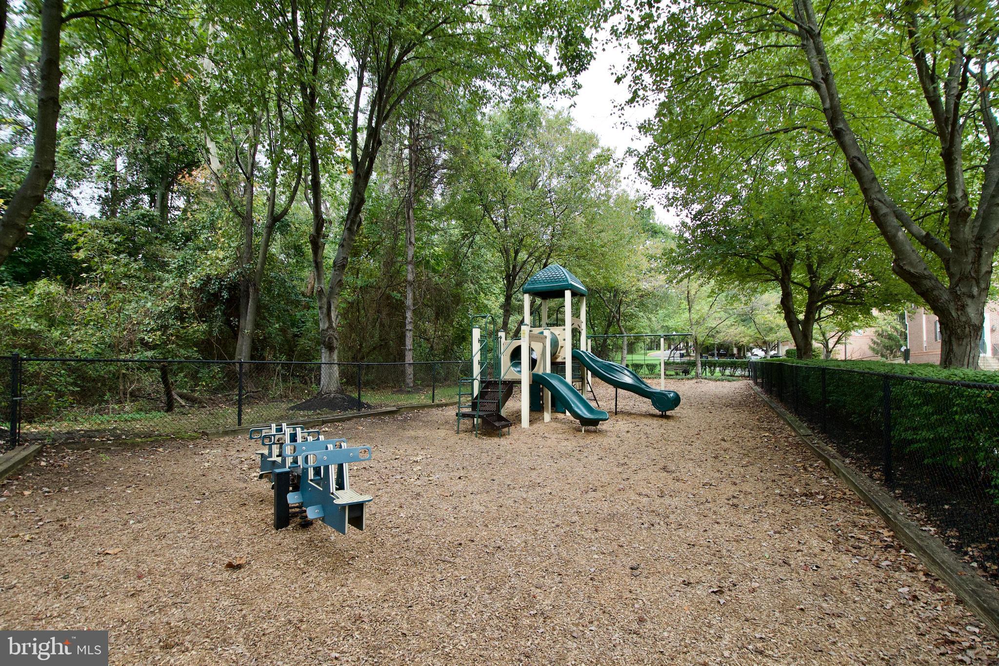 WOODVIEW VILLAGE WEST - Residential