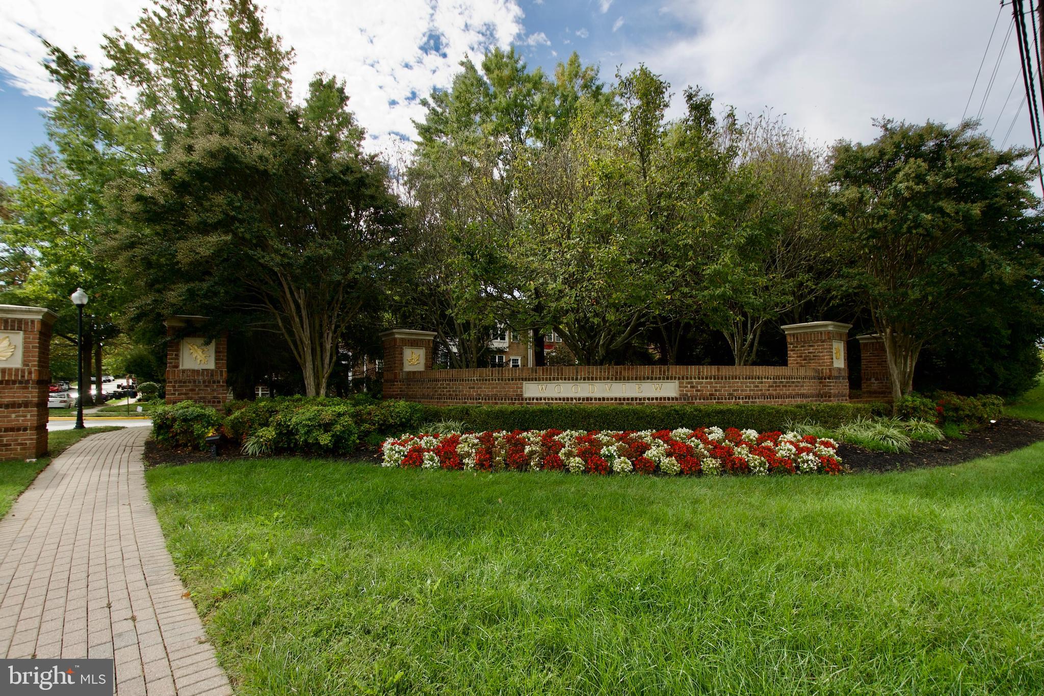 WOODVIEW VILLAGE WEST - Residential