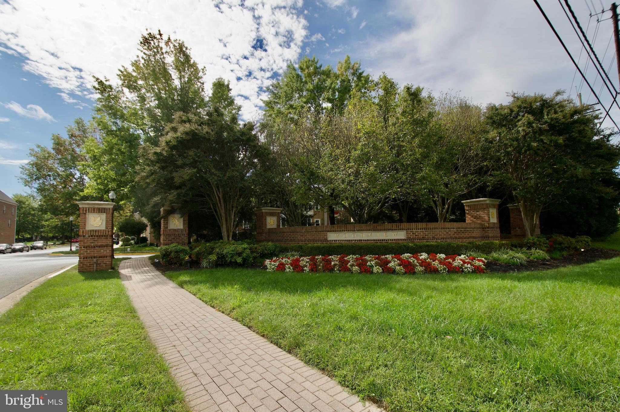 WOODVIEW VILLAGE WEST - Residential