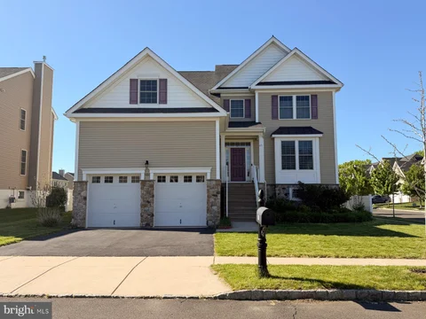 47 Thomas Drive, Robbinsville, NJ MLS: NJME2080420