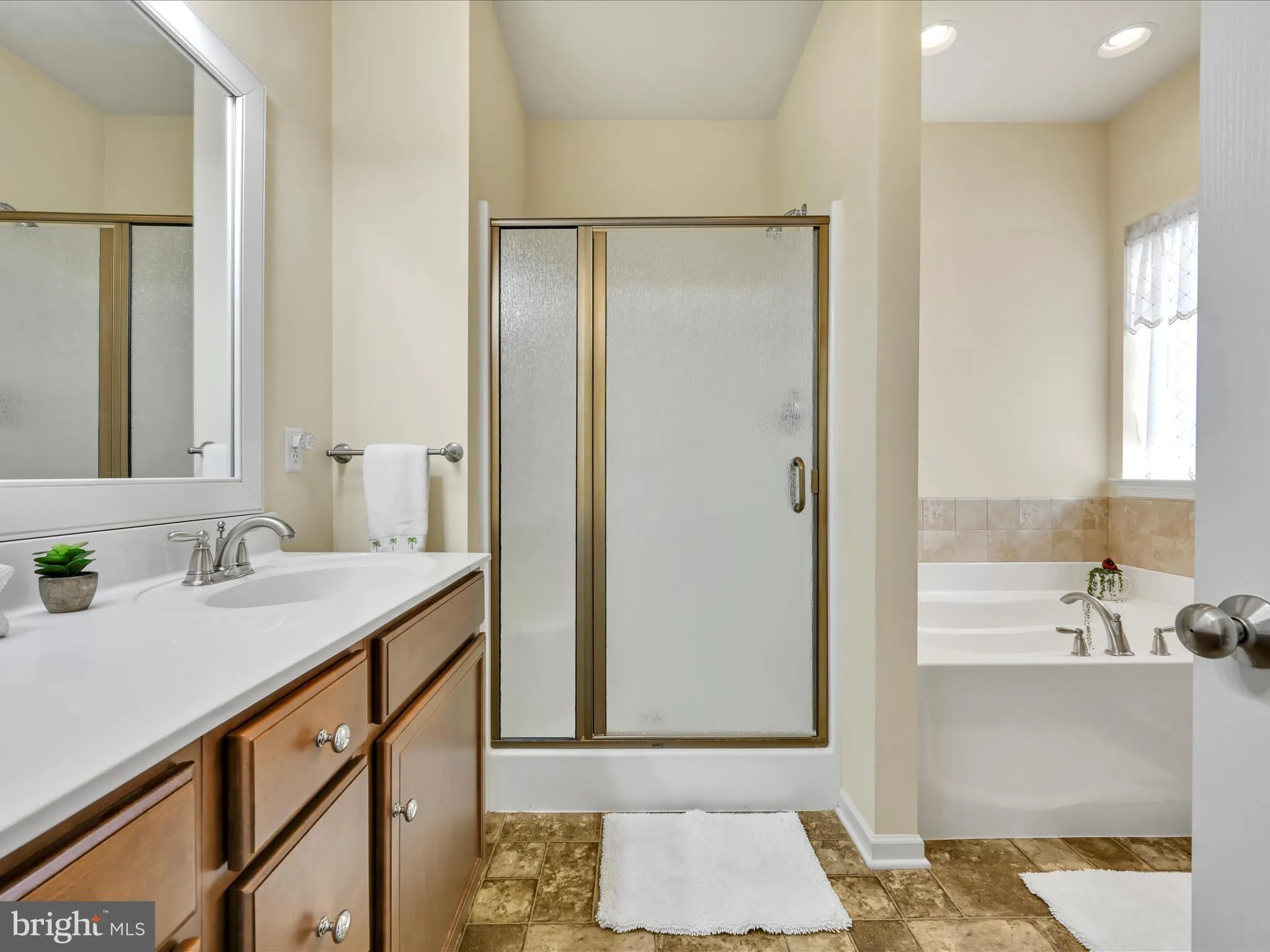 Ephrata, Pennsylvania 17522, United States, 3 Bedrooms Bedrooms, ,2 BathroomsBathrooms,Residential,Pending,7979