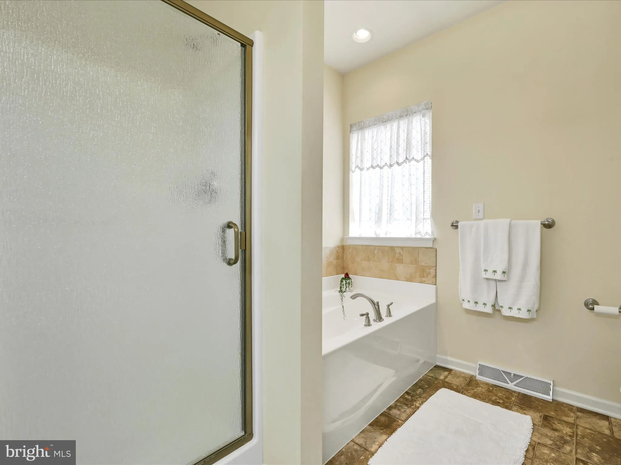 Ephrata, Pennsylvania 17522, United States, 3 Bedrooms Bedrooms, ,2 BathroomsBathrooms,Residential,Pending,7979