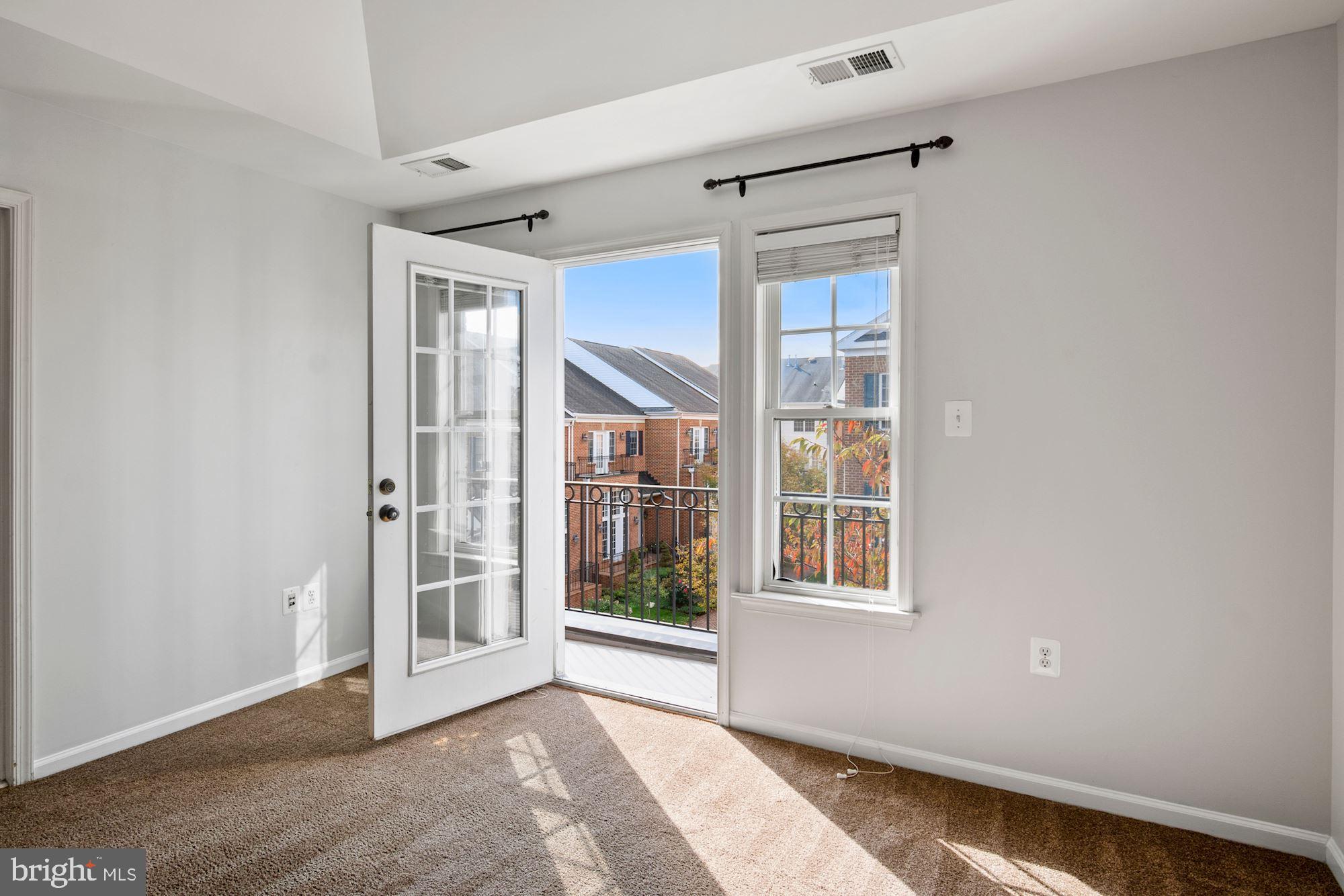 BELMONT CENTER - Residential