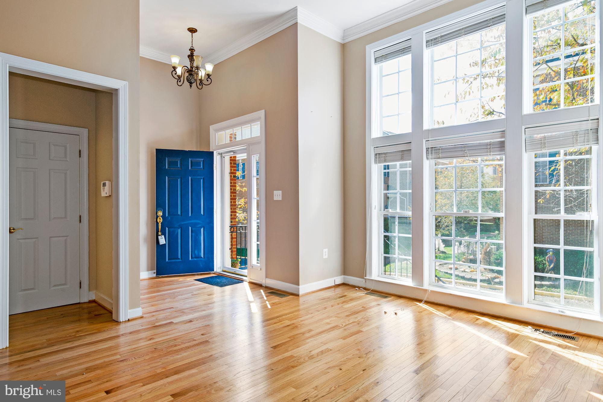 BELMONT CENTER - Residential