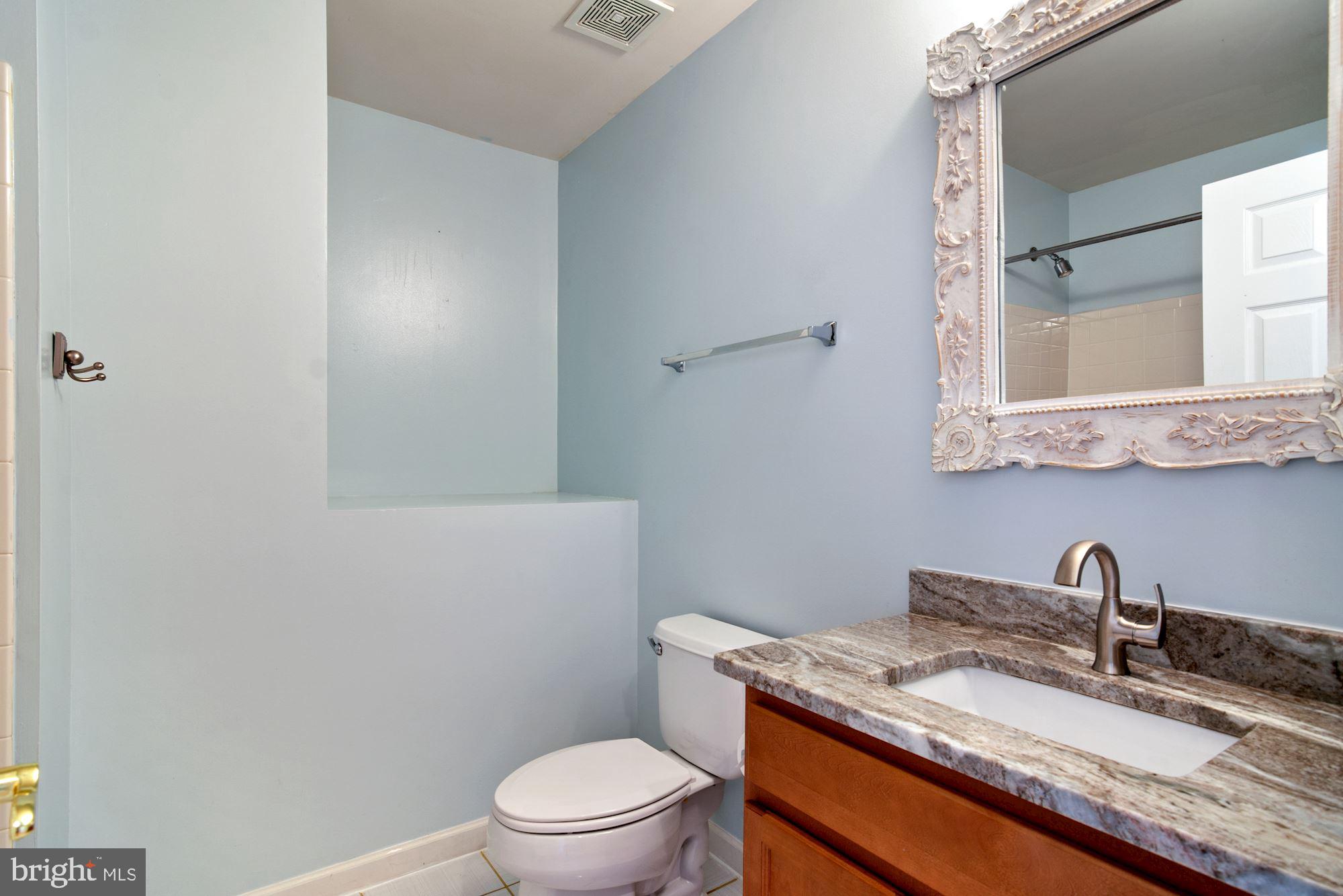 BELMONT CENTER - Residential