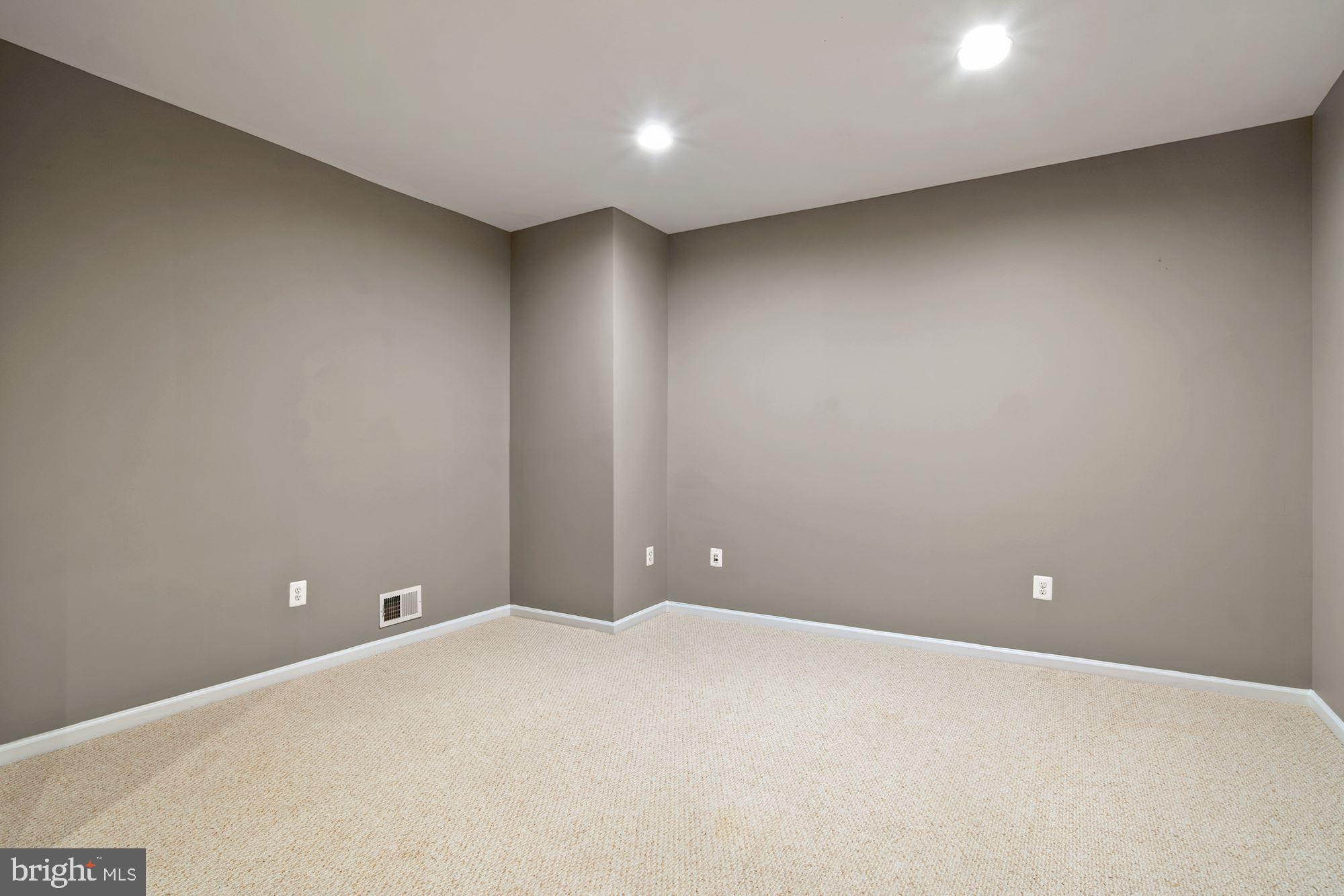 BELMONT CENTER - Residential