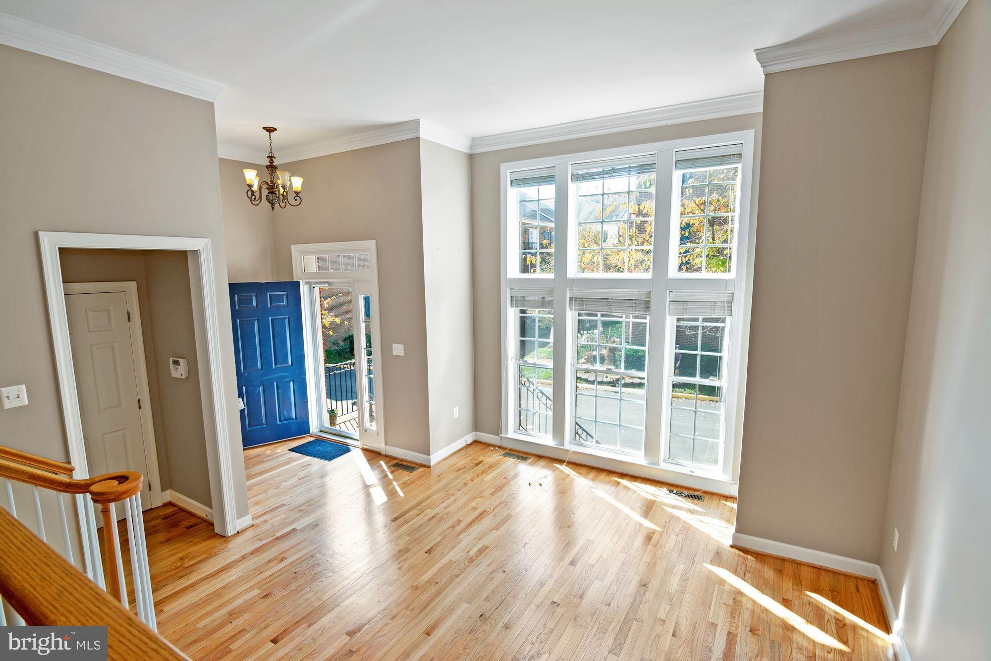 BELMONT CENTER - Residential