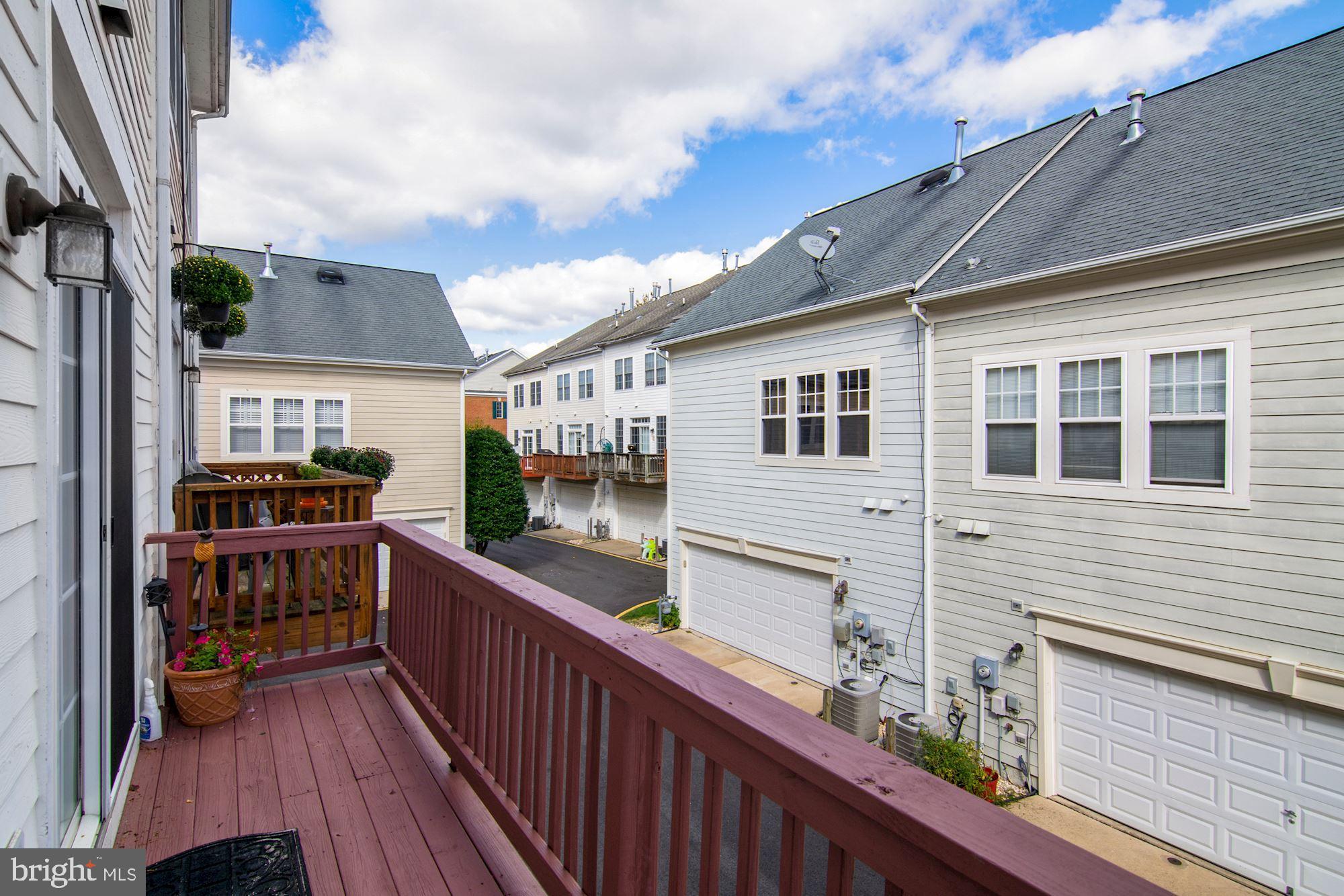 BELMONT CENTER - Residential