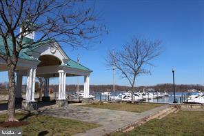 BELMONT CENTER - Residential