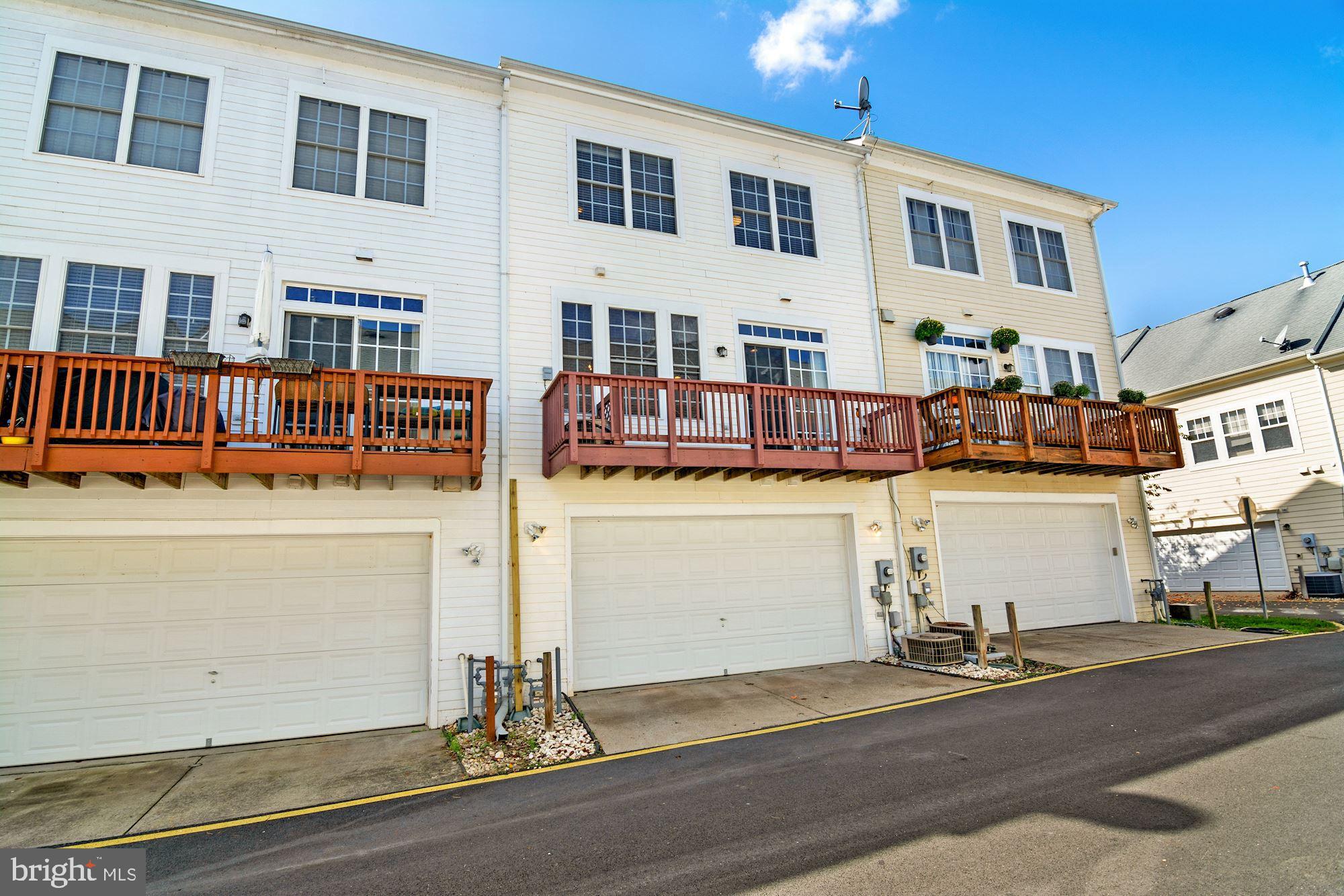 BELMONT CENTER - Residential