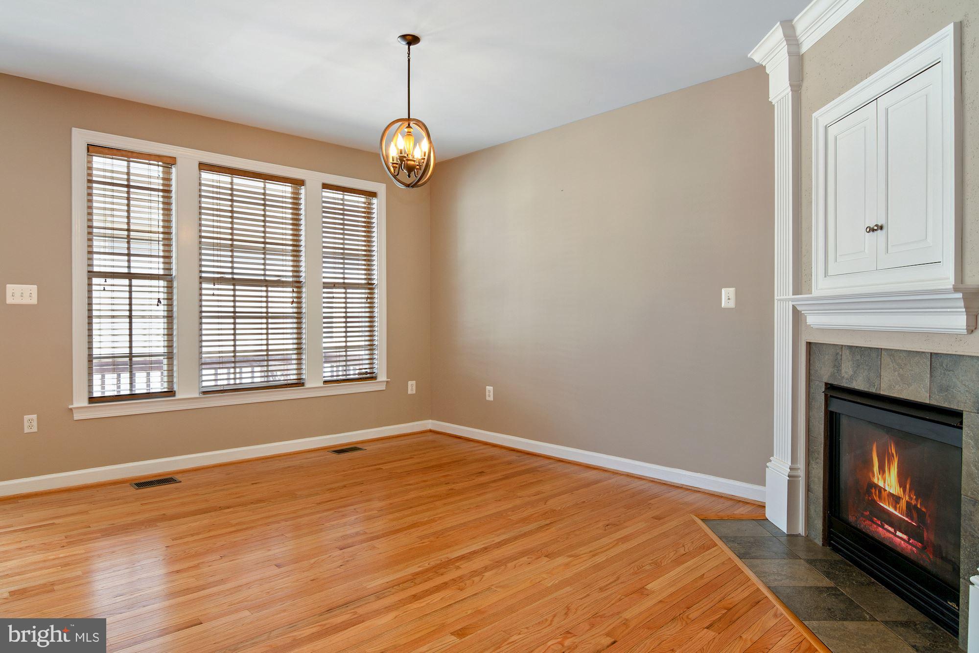 BELMONT CENTER - Residential