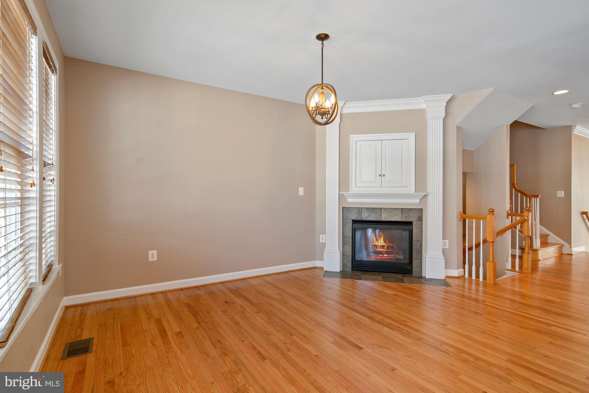 BELMONT CENTER - Residential