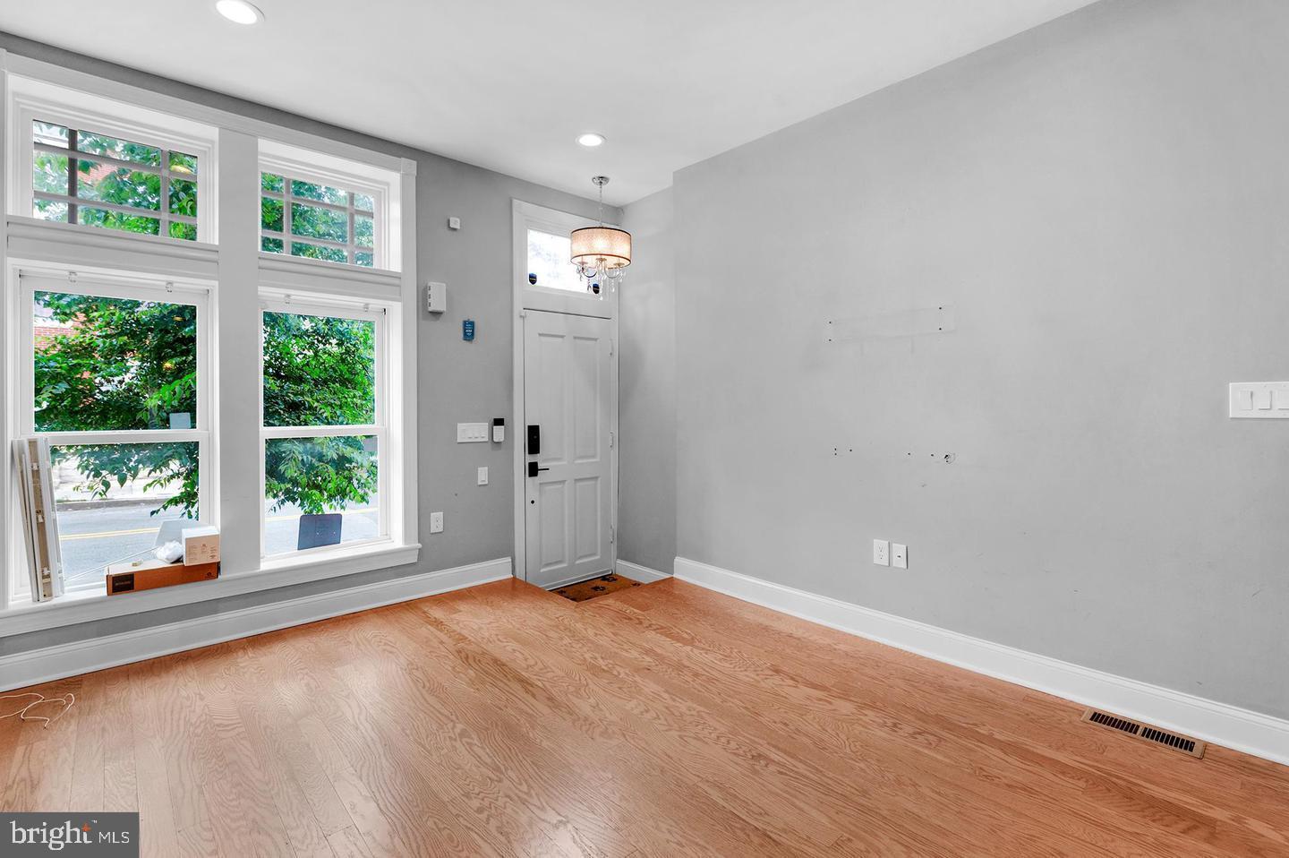 OLIVER - Residential