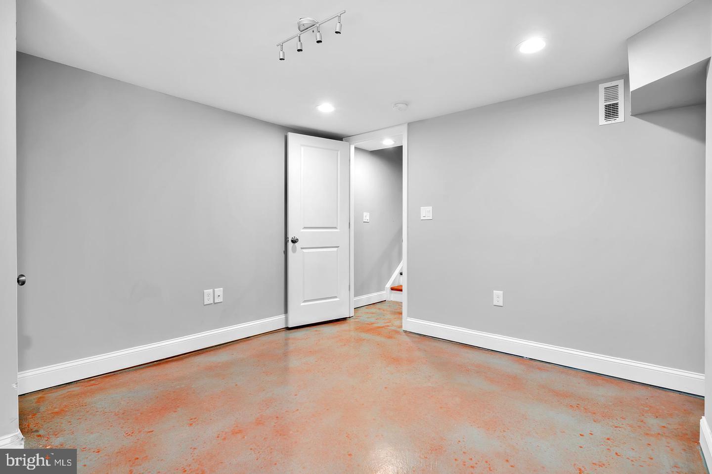 OLIVER - Residential