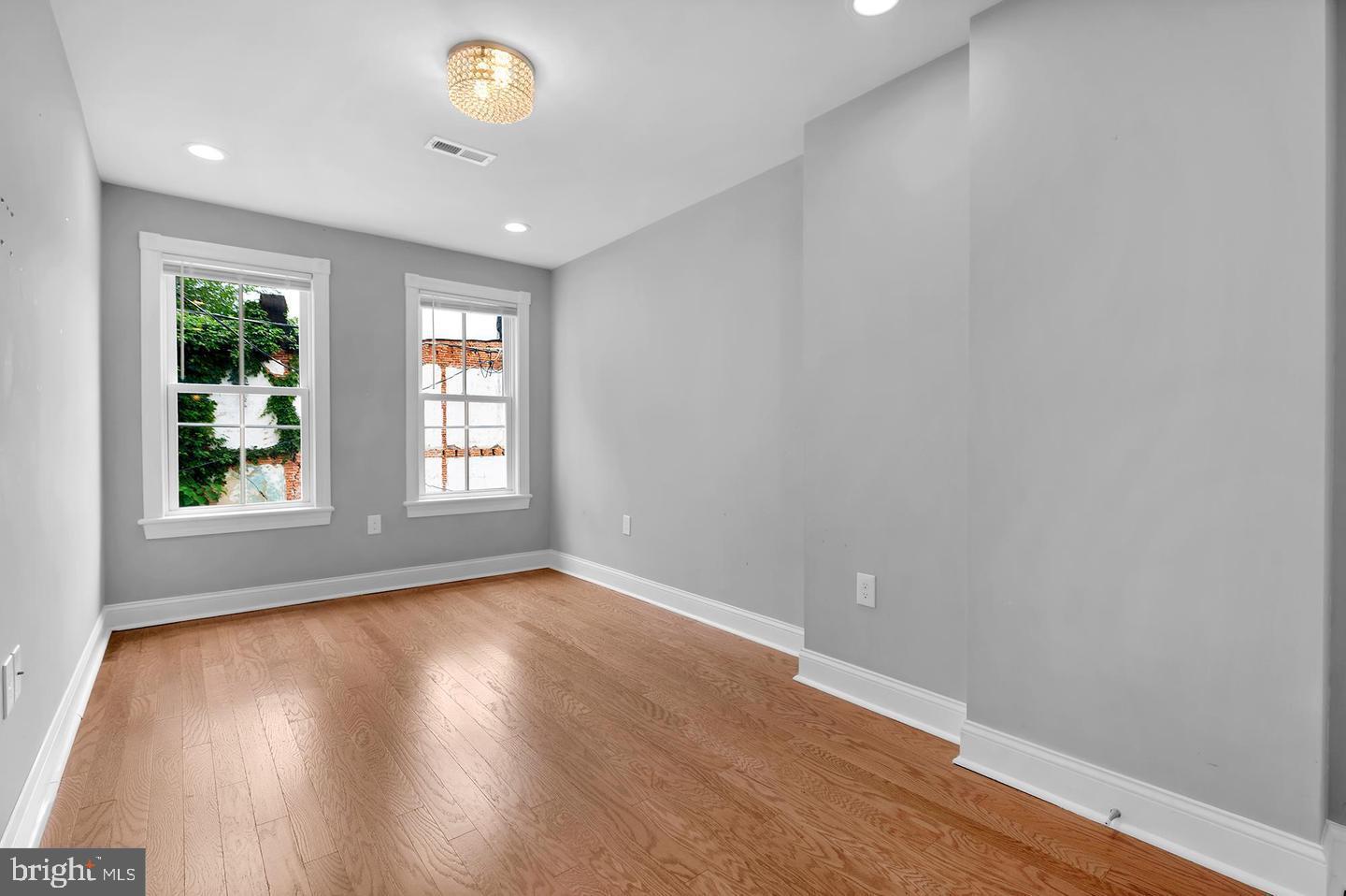 OLIVER - Residential