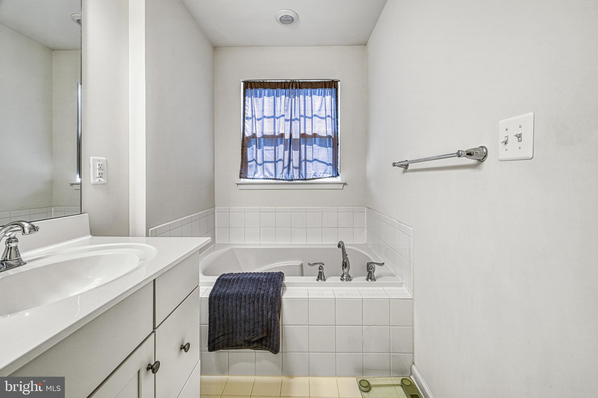 THE VILLAGE AT COURTHOUSE COMMONS - Residential