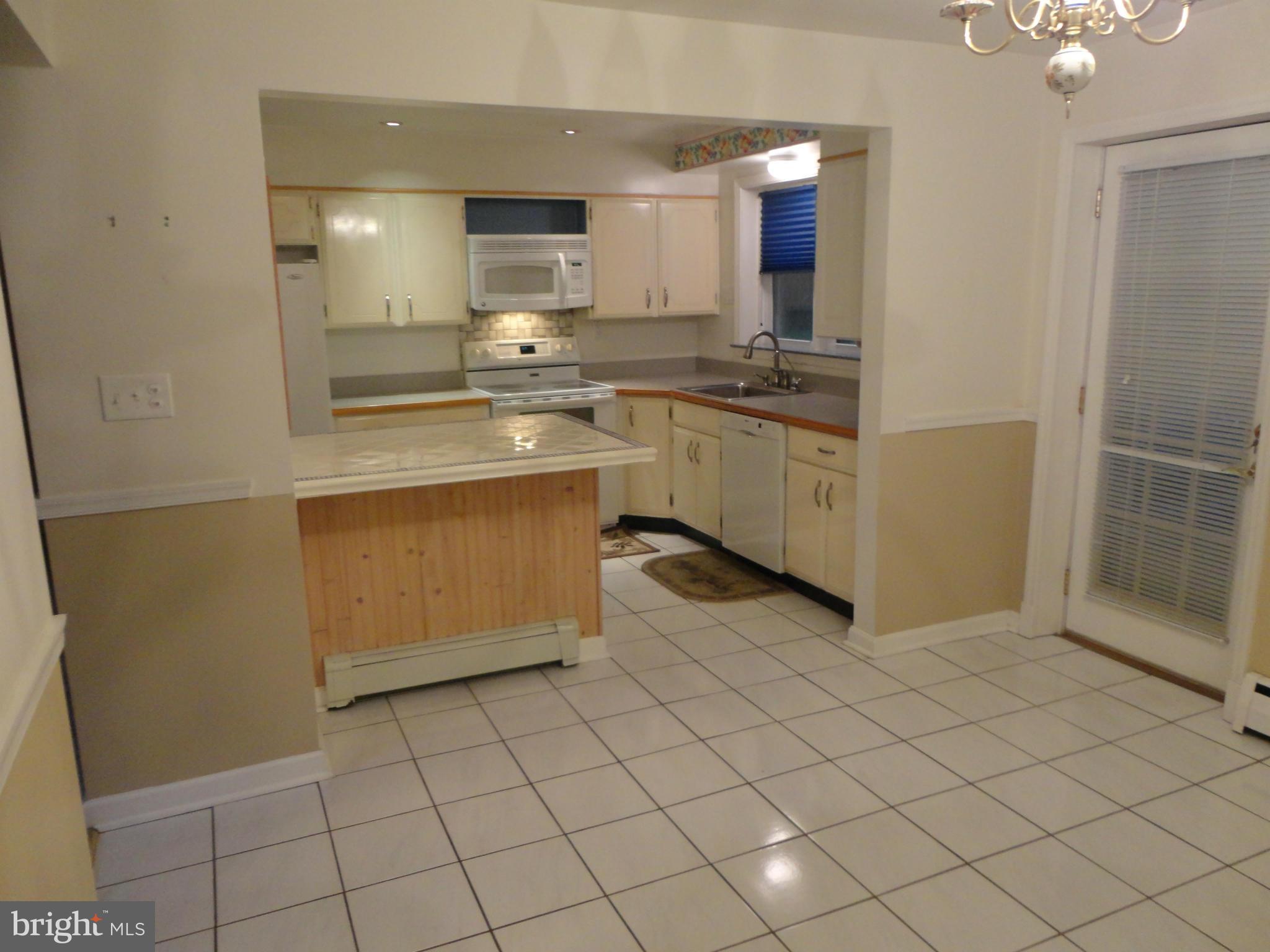 DONNYBROOK - Residential Lease