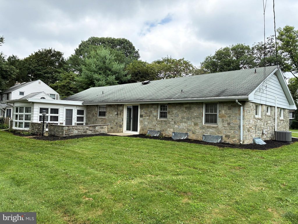 Photo of 68 Glen Moore Circle, LANCASTER, PA 17601 (MLS # PALA2073782)