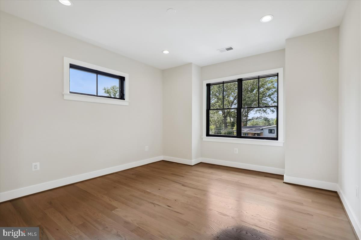 COLUMBIA FOREST - Residential
