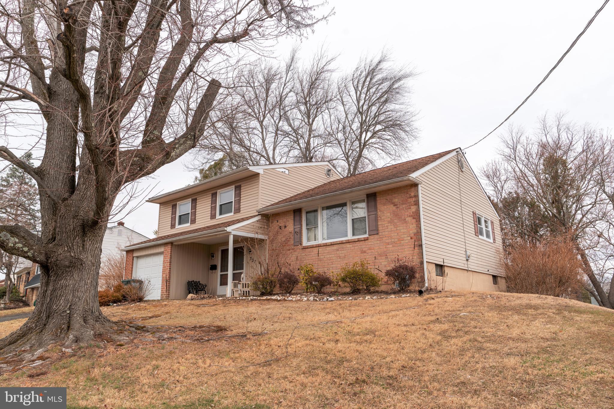 BURGUNDY HILLS - Residential