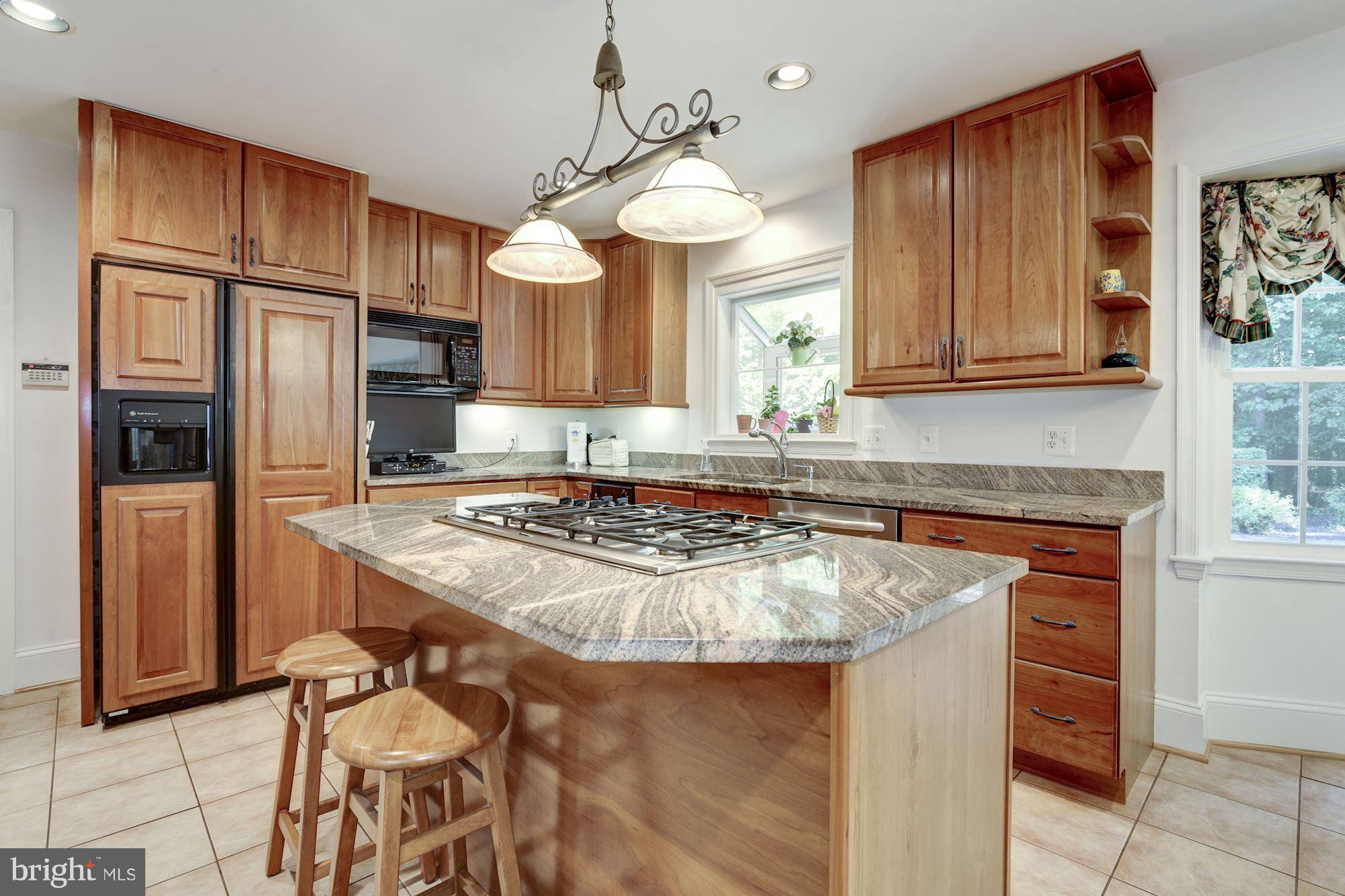 MCLEAN KNOLLS - Residential