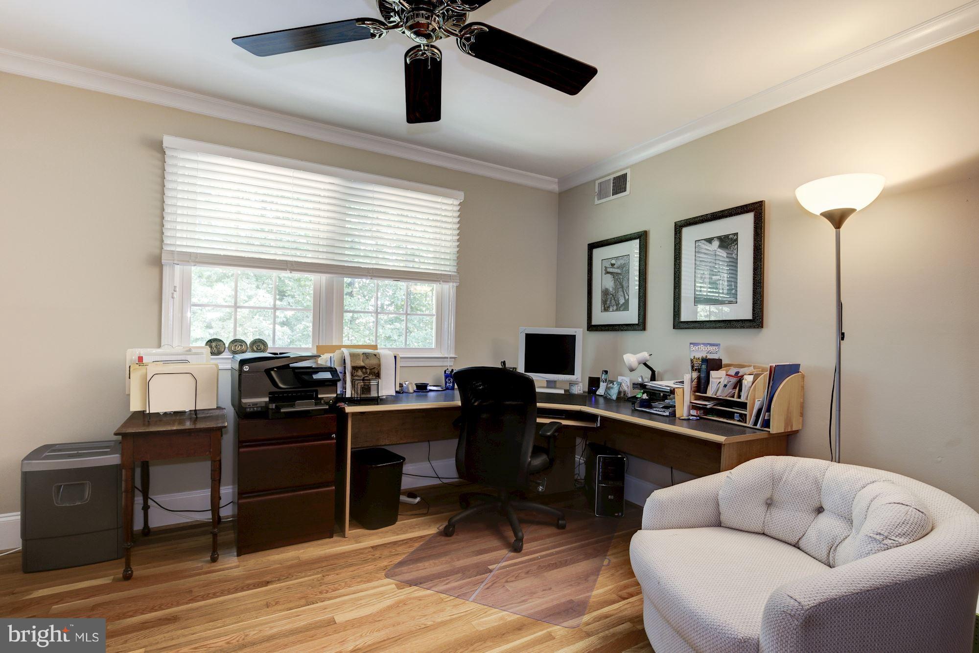 MCLEAN KNOLLS - Residential