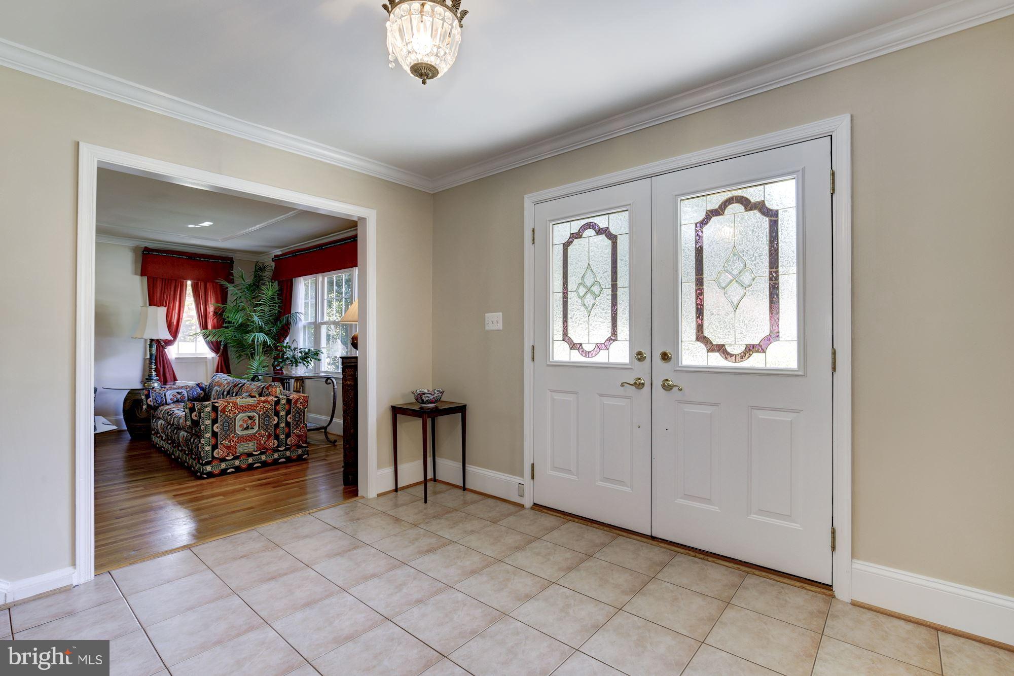 MCLEAN KNOLLS - Residential