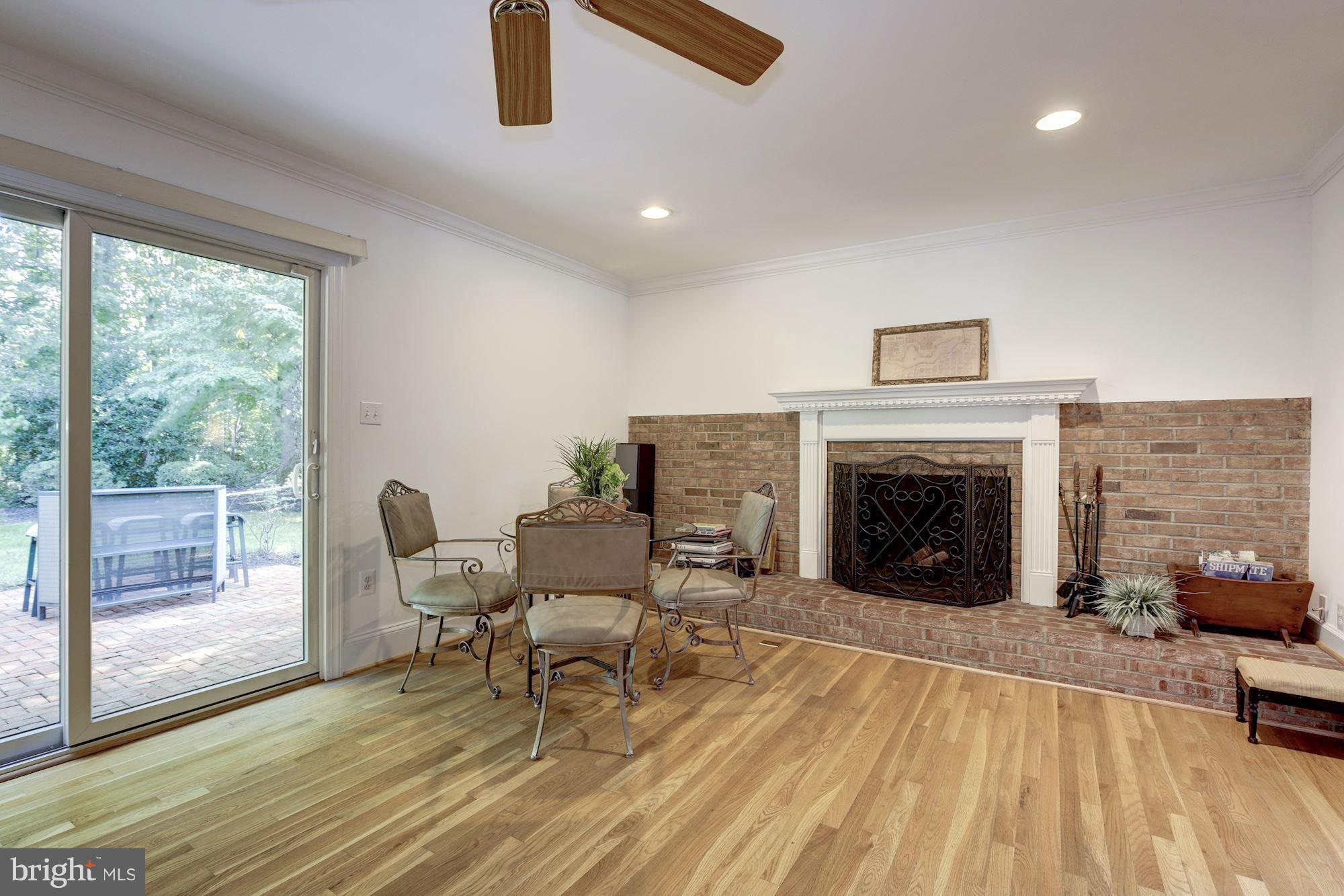 MCLEAN KNOLLS - Residential