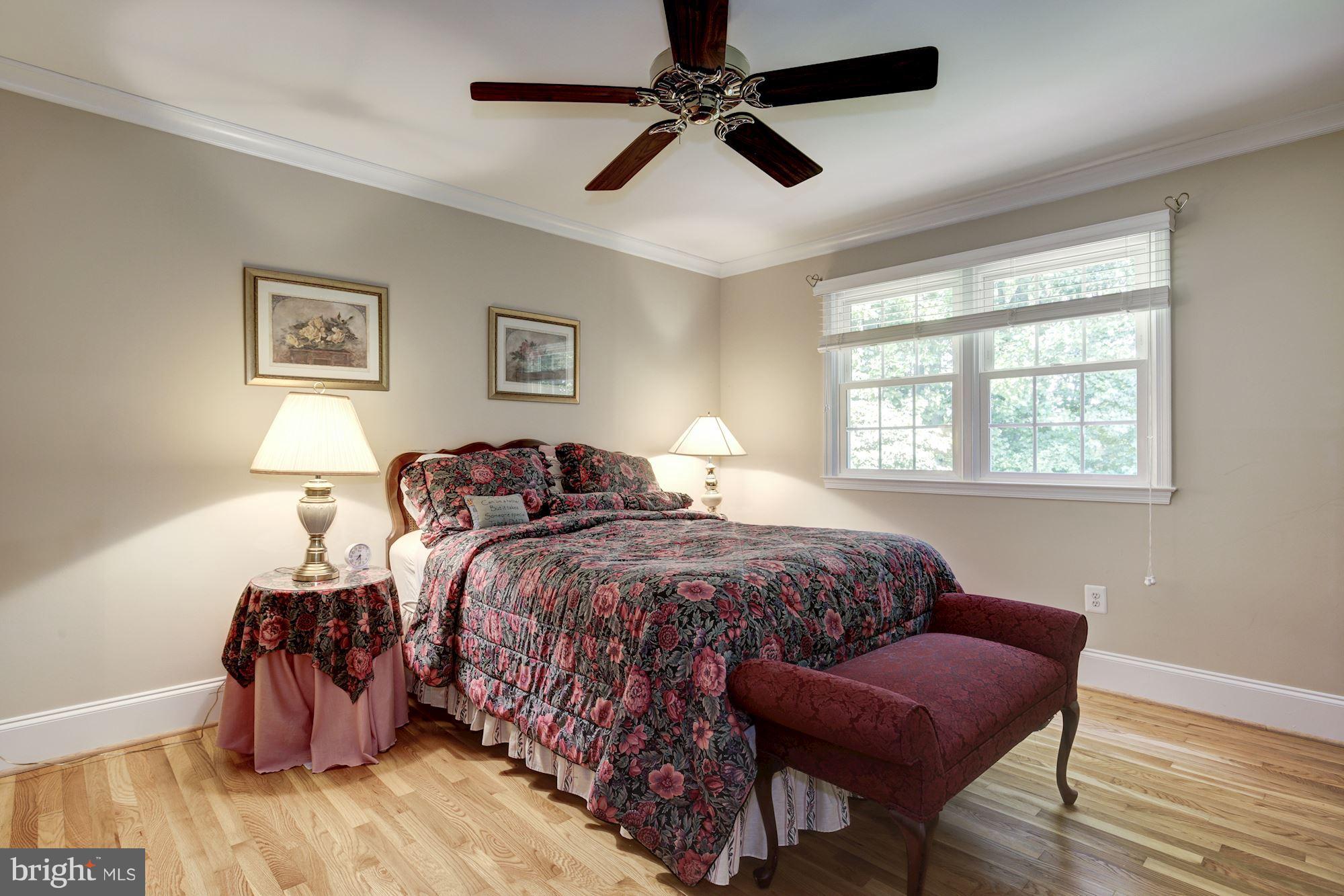 MCLEAN KNOLLS - Residential