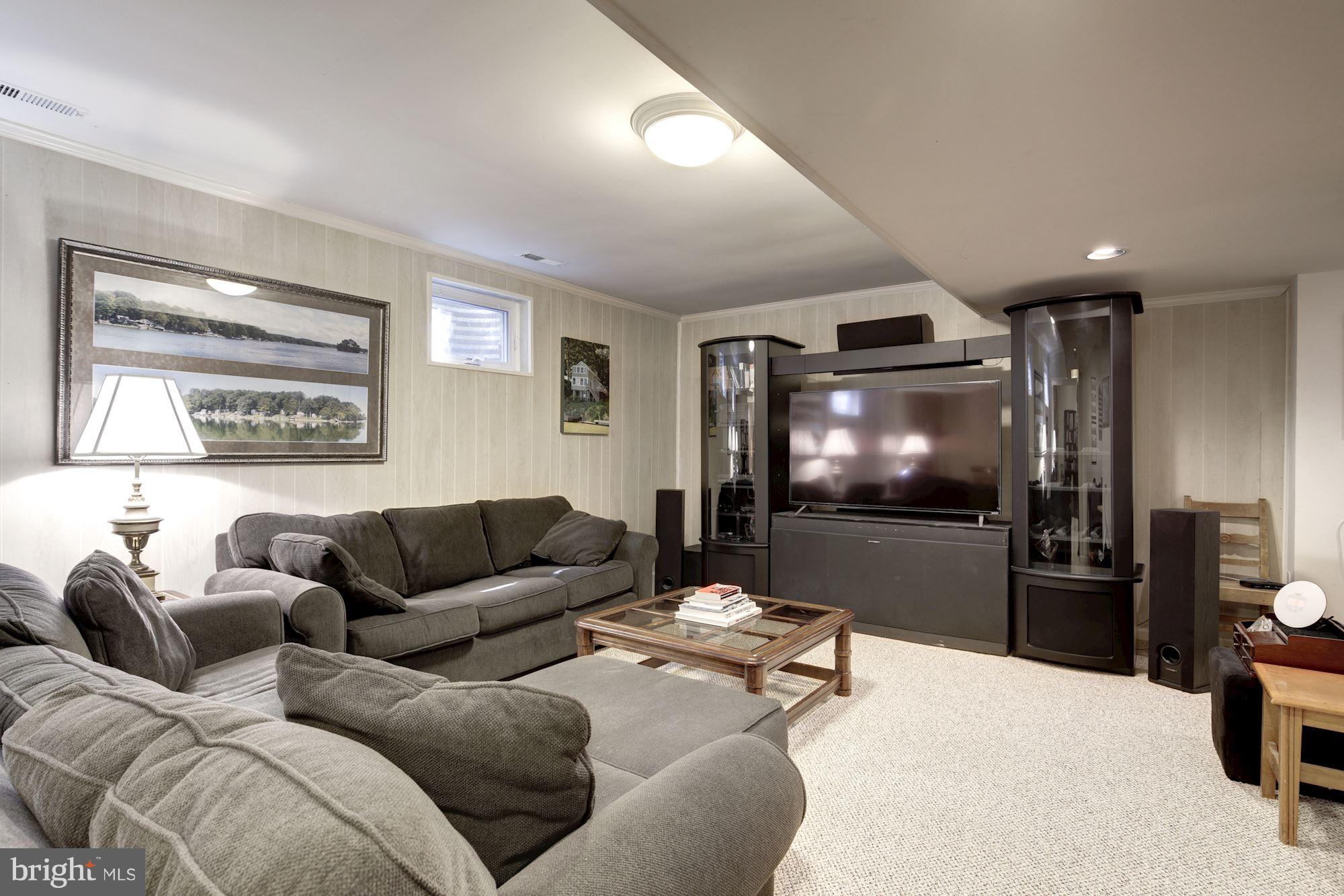 MCLEAN KNOLLS - Residential