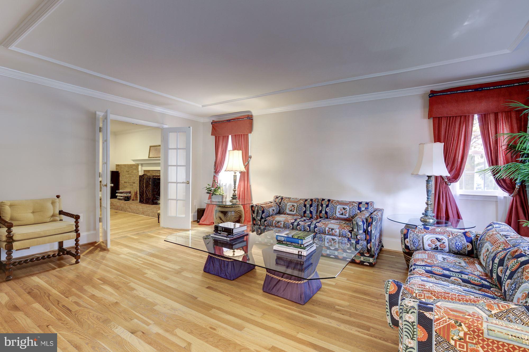 MCLEAN KNOLLS - Residential