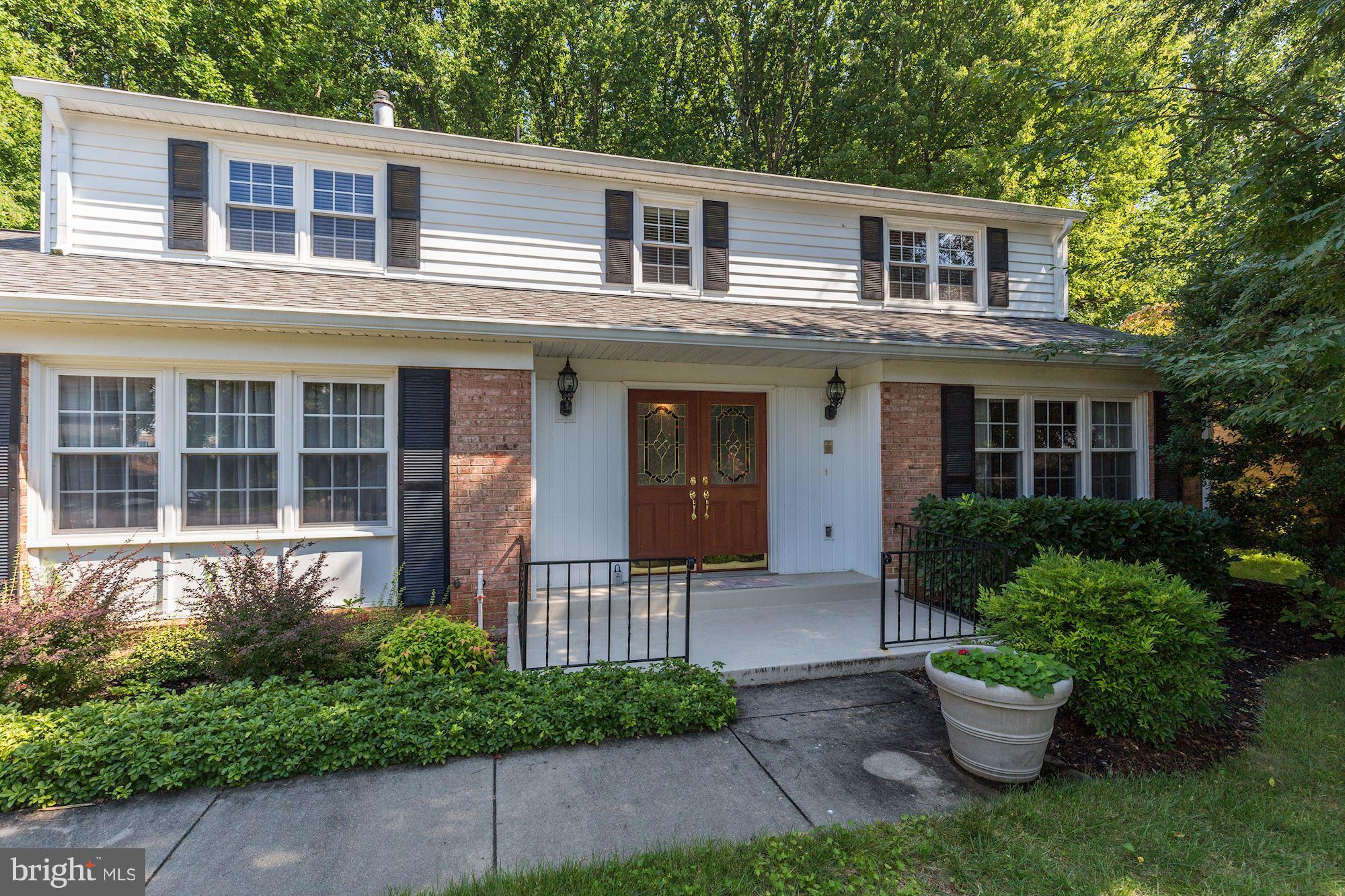 MCLEAN KNOLLS - Residential